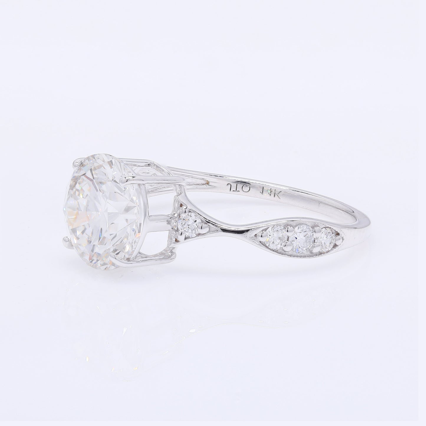 2.56 Carats Lab Grown Diamond 14K Gold Ring