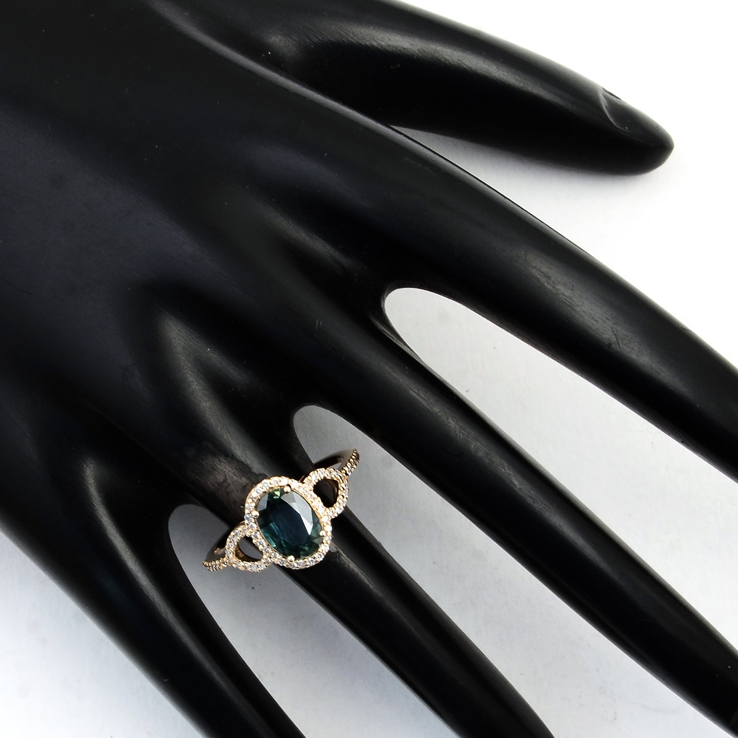1.57 Ct Oval Mixed Cut Natural Corunum Sapphire 14K Gold Ring