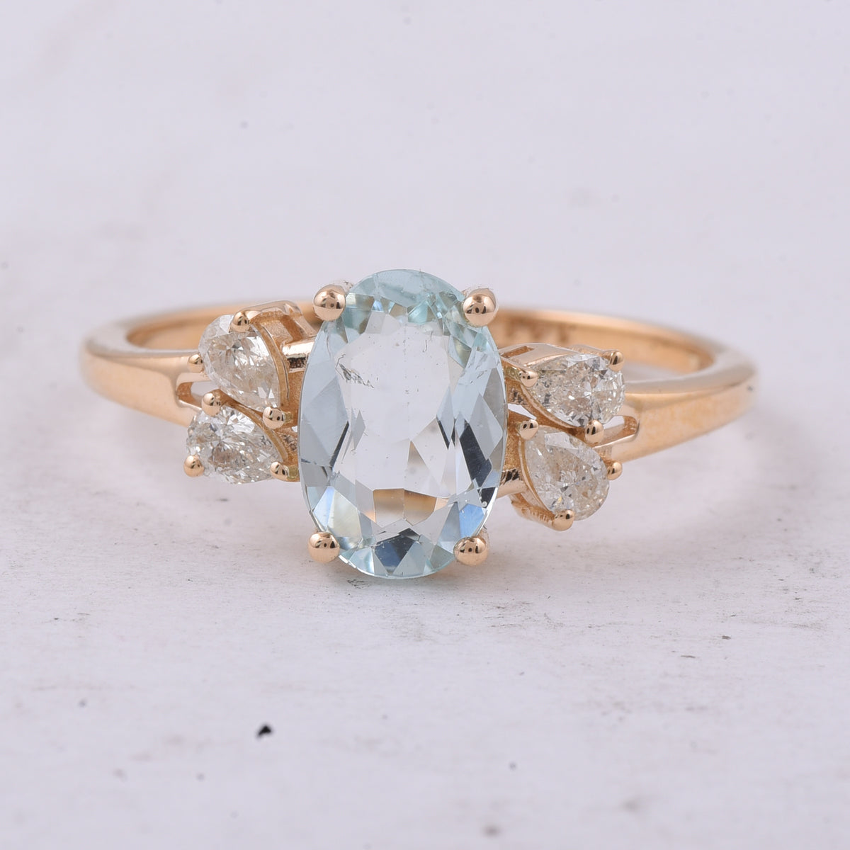 1.24 Ct Oval Natural Aquamarine 14K Gold Ring