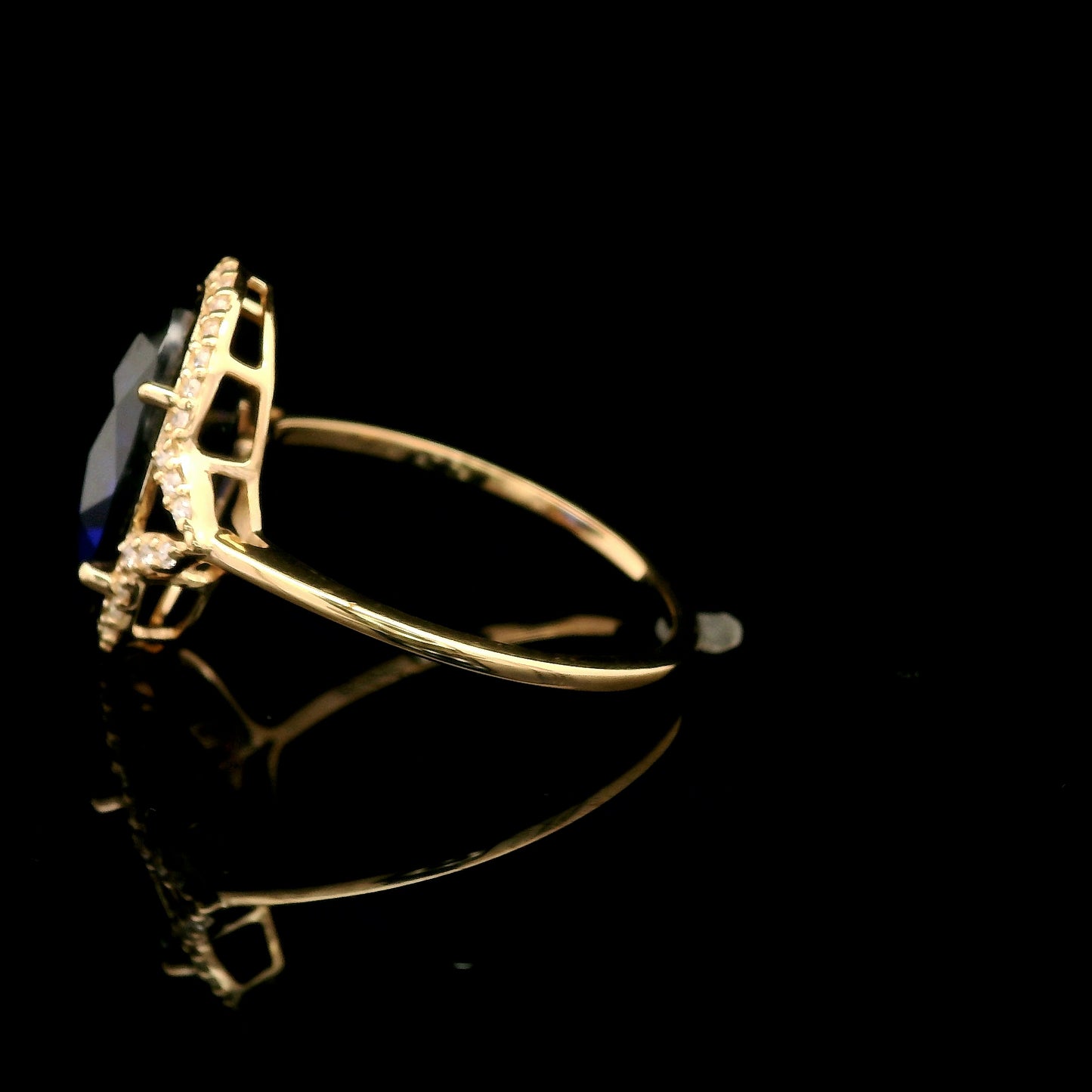 5.20 Ct Oval Mixed Cut Lab Grown Sapphire 14K Gold Ring