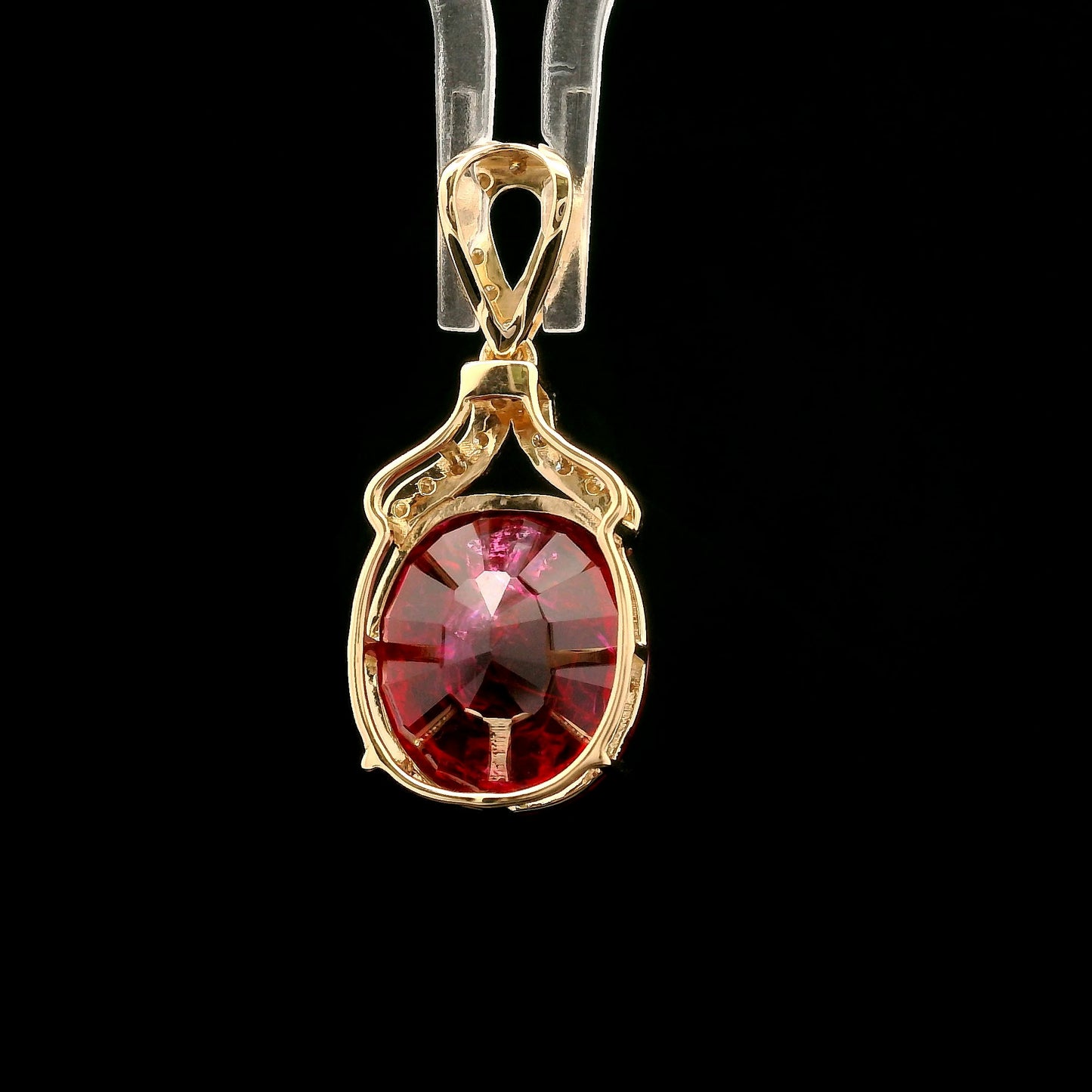 7.98 Ct Oval Mixed Cut Lab Grown Ruby 14K Gold Pendant