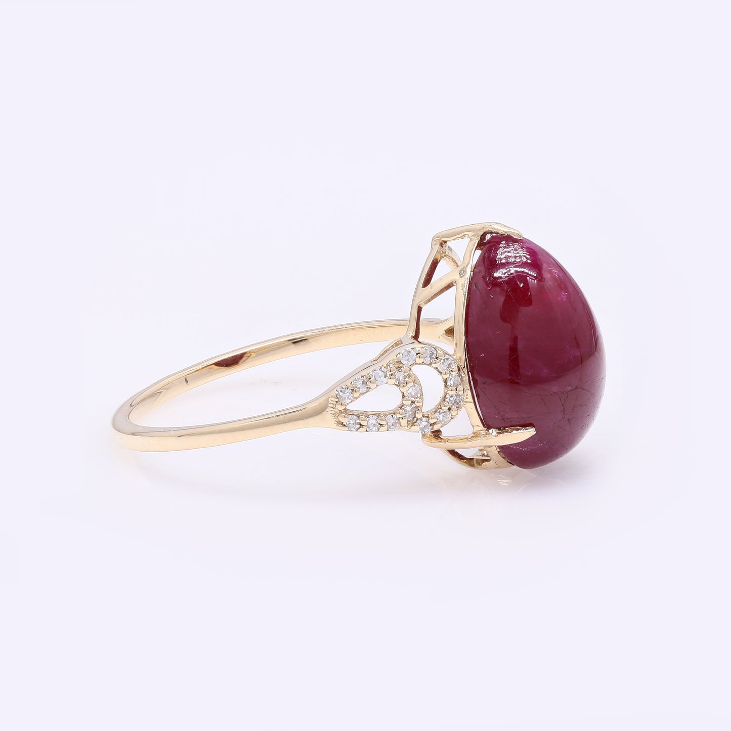 5.61 Ct Pear Cabochon Natural Corundum Ruby 14K Gold Ring
