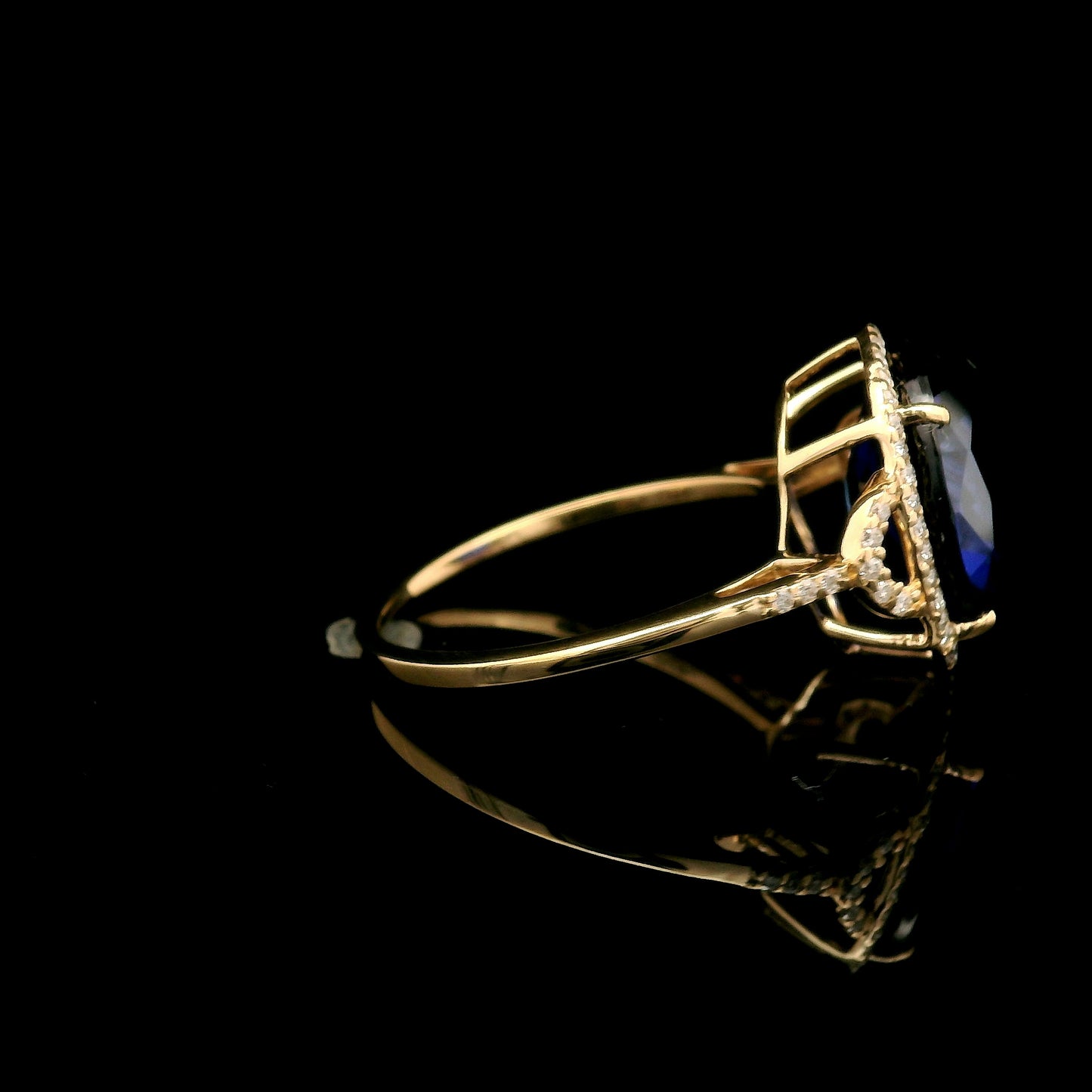 5.86 Ct Oval Mixed Cut Lab Grown Sapphire 14K Gold Ring