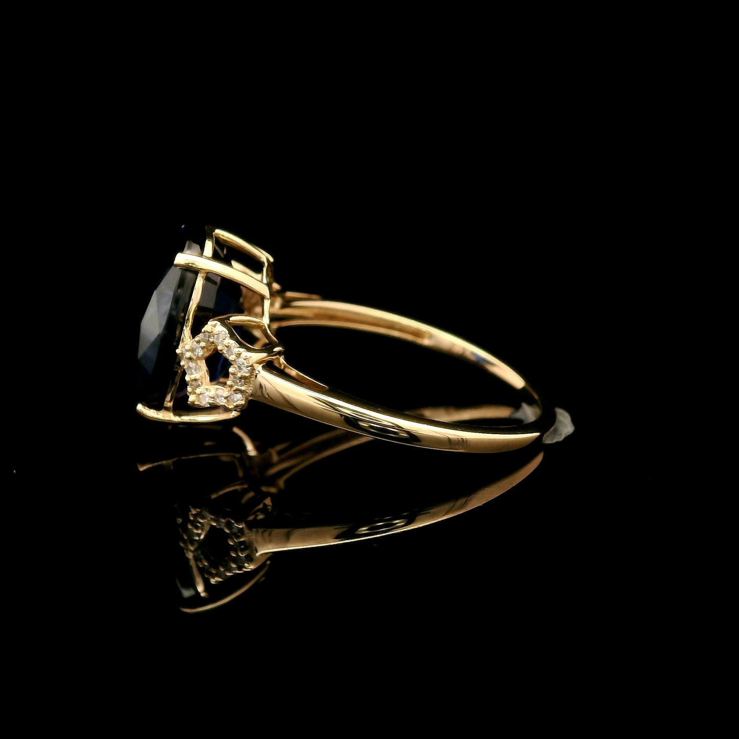 6.10 Ct Oval Mixed Cut Lab Grown Sapphire 14K Gold Ring