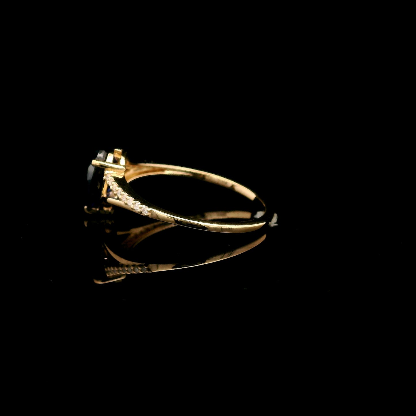 1.48 Ct Pear Mixed Cut Lab Grown Sapphire 14K Gold Ring