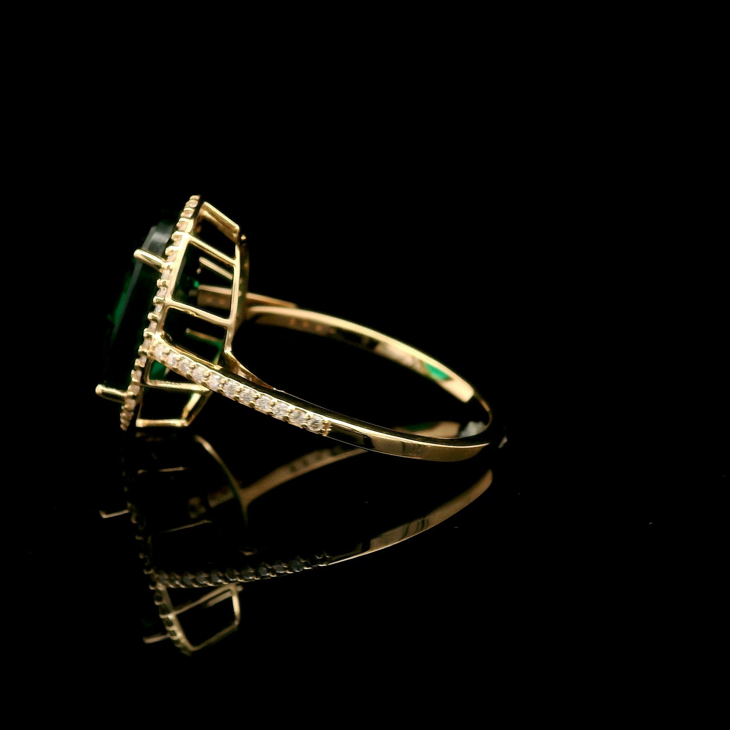4.89 Ct Oval Mixed Cut Lab Grown Emerald 14K Gold Ring