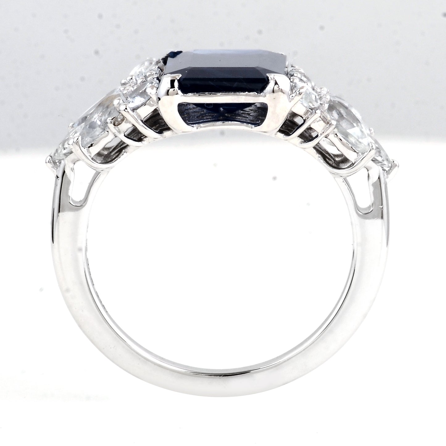 6.52 Carats Sapphire 14K Gold Ring