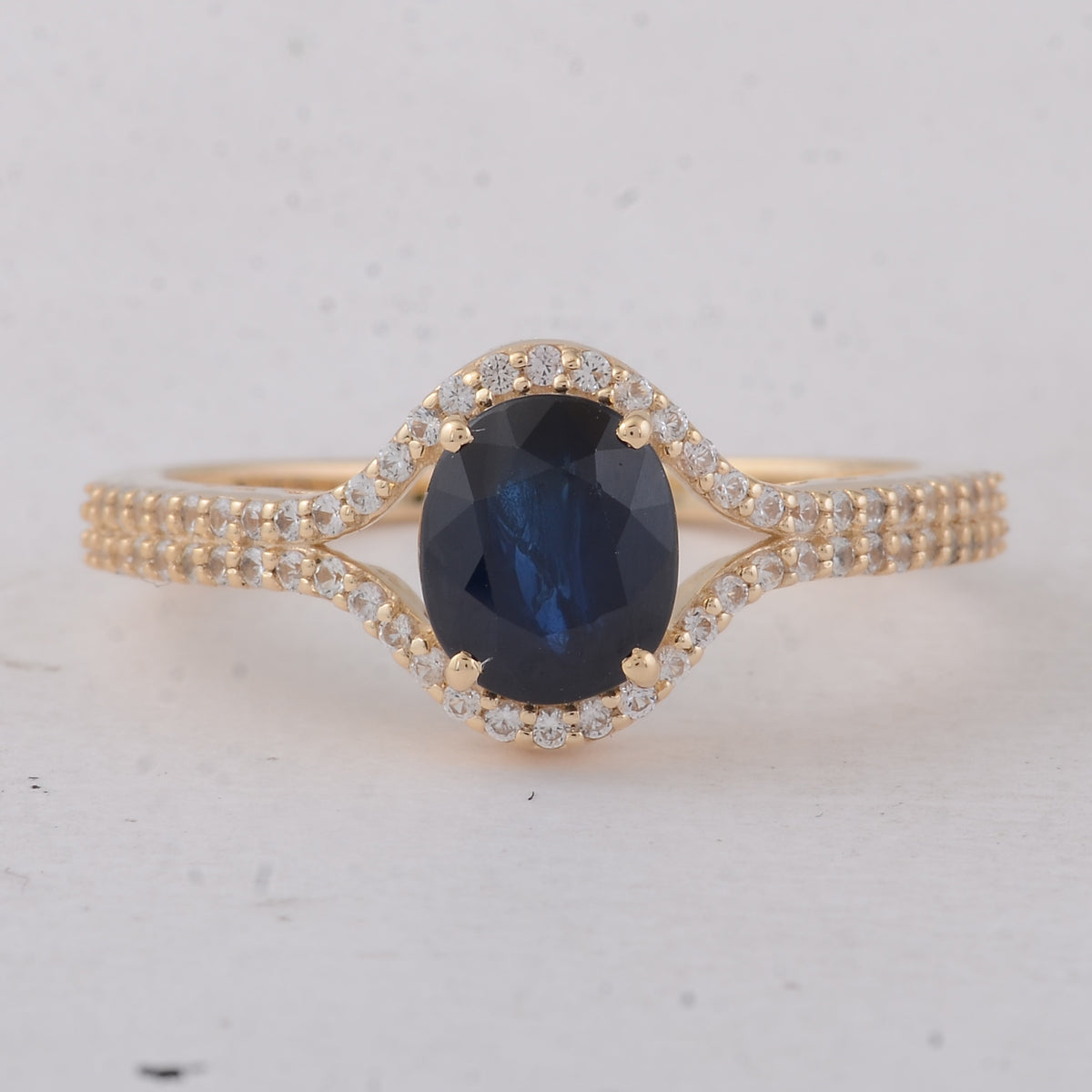 1.74 Ct Oval Sapphire 9K Gold Ring