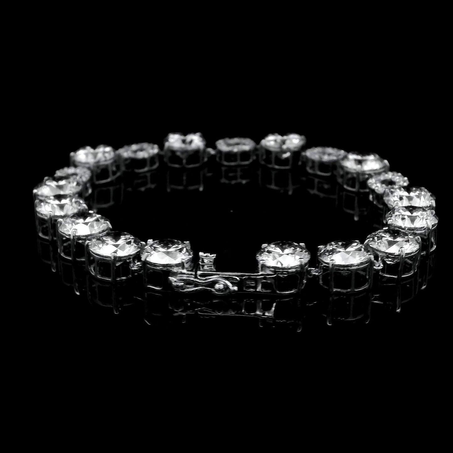 26.04 Ct Round Lab Grown Diamond 14K Gold Bracelet
