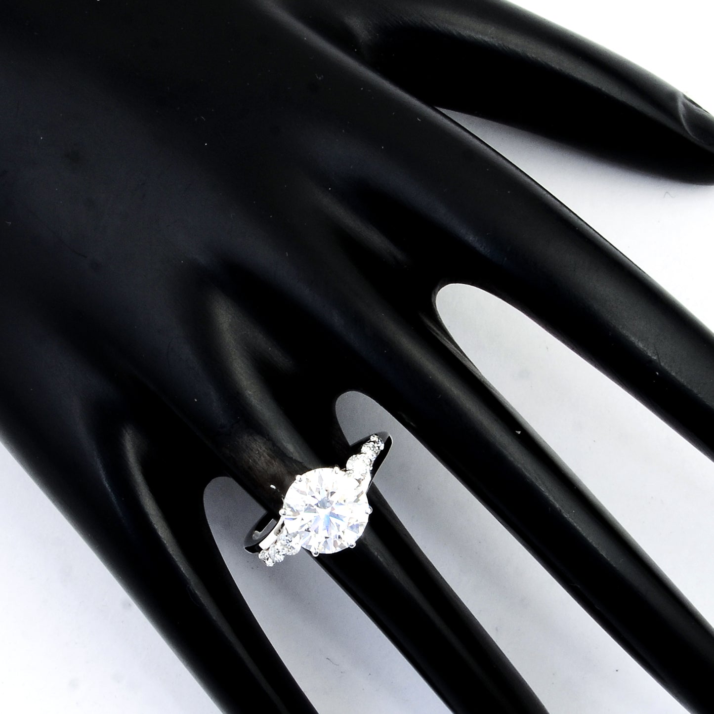 3.05 Ct Round Brilliant Lab Grown Diamond 14K Gold Ring