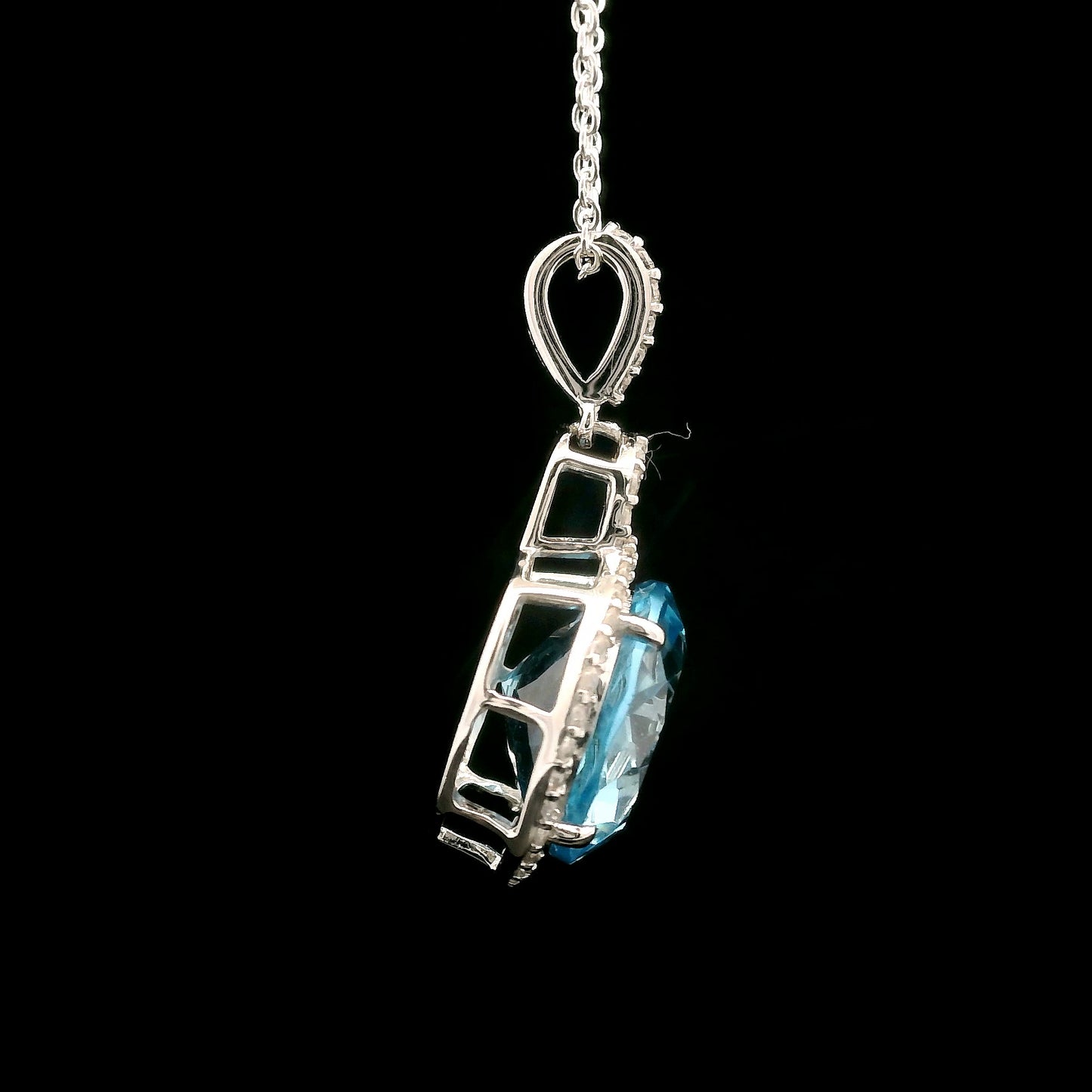 7.98 Ct Round Blue Topaz, White Zircon 925 Sterling Silver Pendant