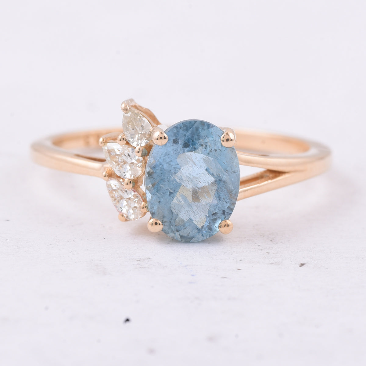 1.34 Ct Oval Natural Aquamarine 14K Gold Ring