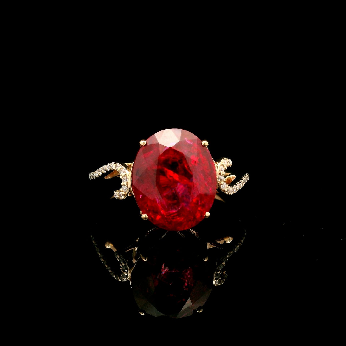 6.23 Ct Oval Mixed Cut Lab Grown Ruby 14K Gold Ring