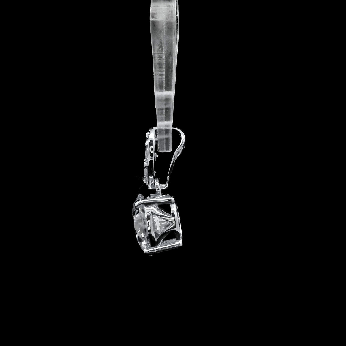 1.66 Ct Round Lab Grown Diamond 14K Gold Pendant