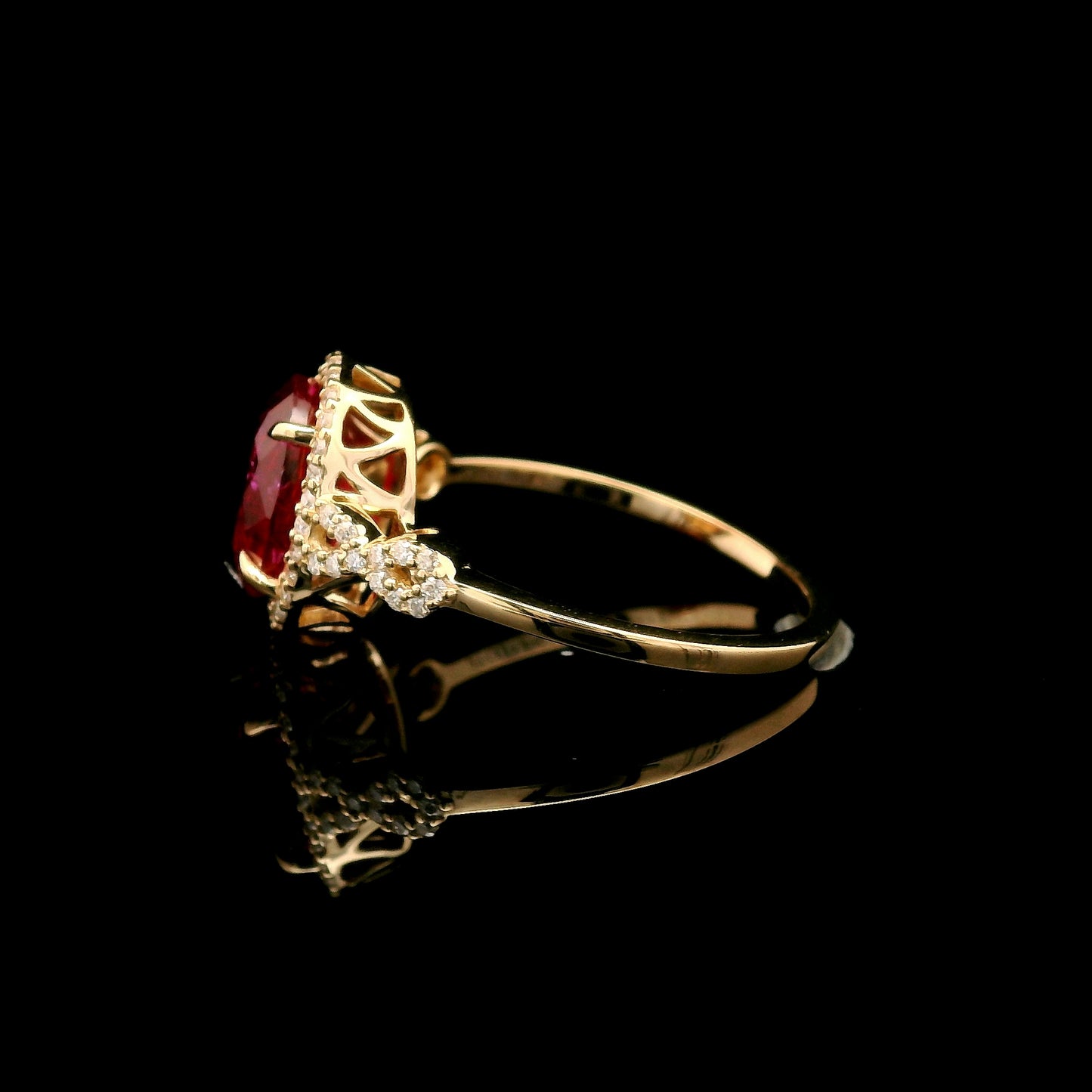 2.92 Ct Oval Mixed Cut Lab Grown Ruby 14K Gold Ring