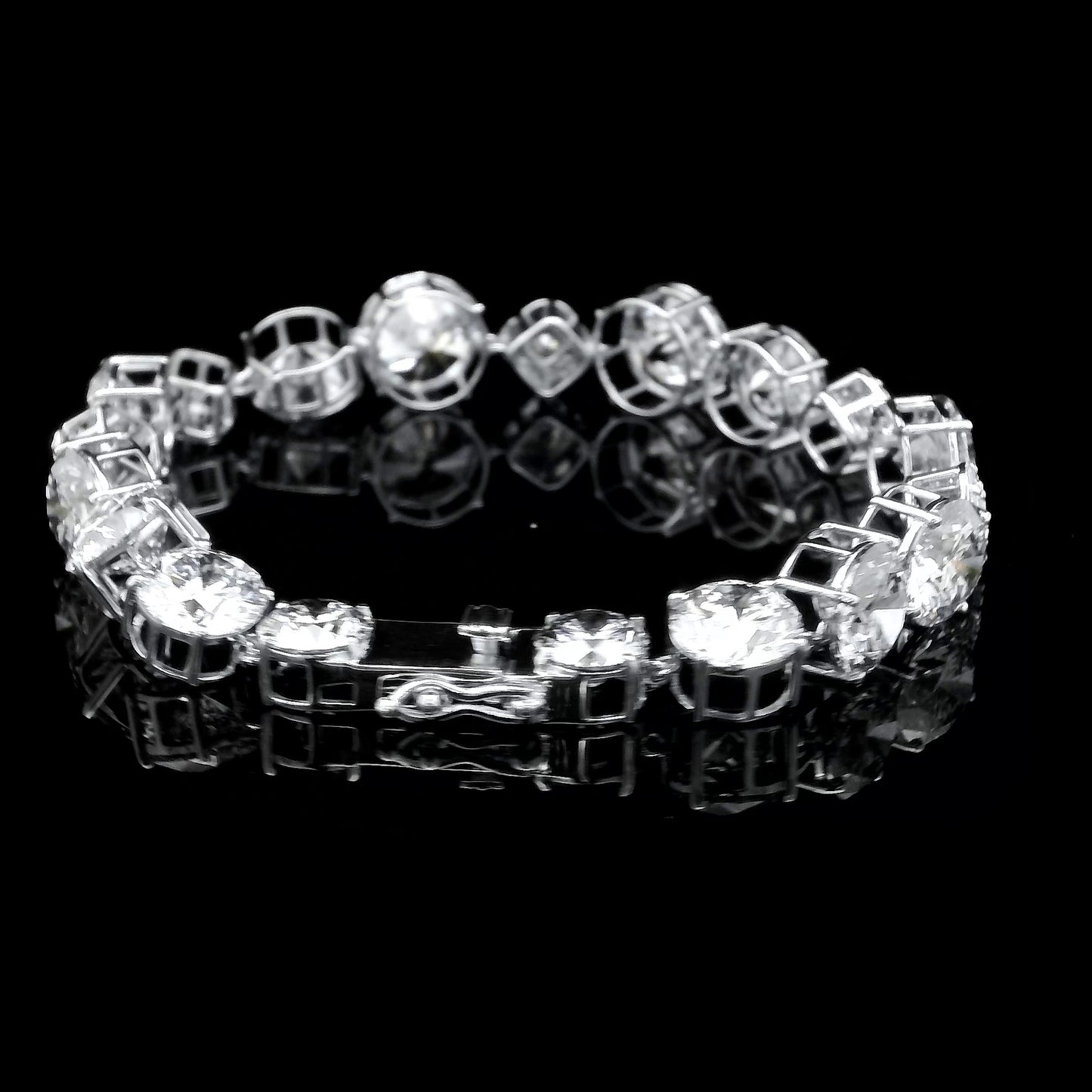 29.34 Ct Round Lab Grown Diamond 14K Gold Bracelet
