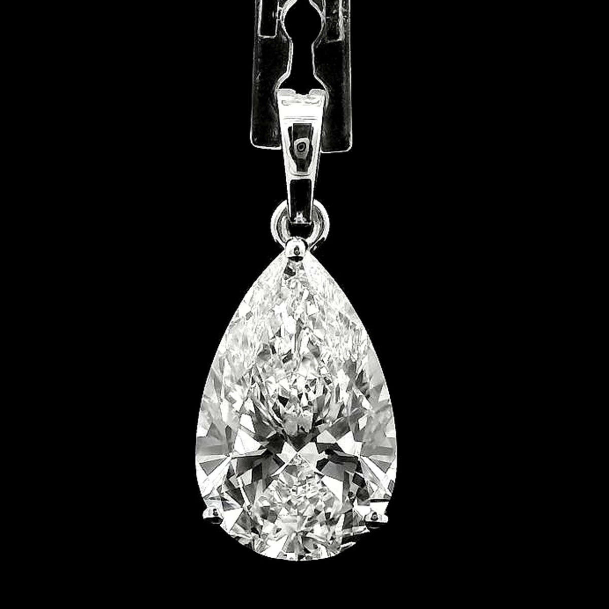 4.86 Carats Lab Grown Diamond 14K Gold Pendant