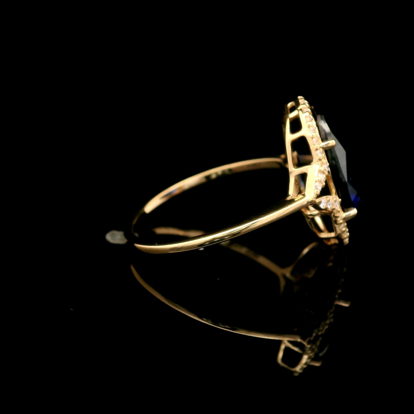 5.20 Ct Oval Mixed Cut Lab Grown Sapphire 14K Gold Ring