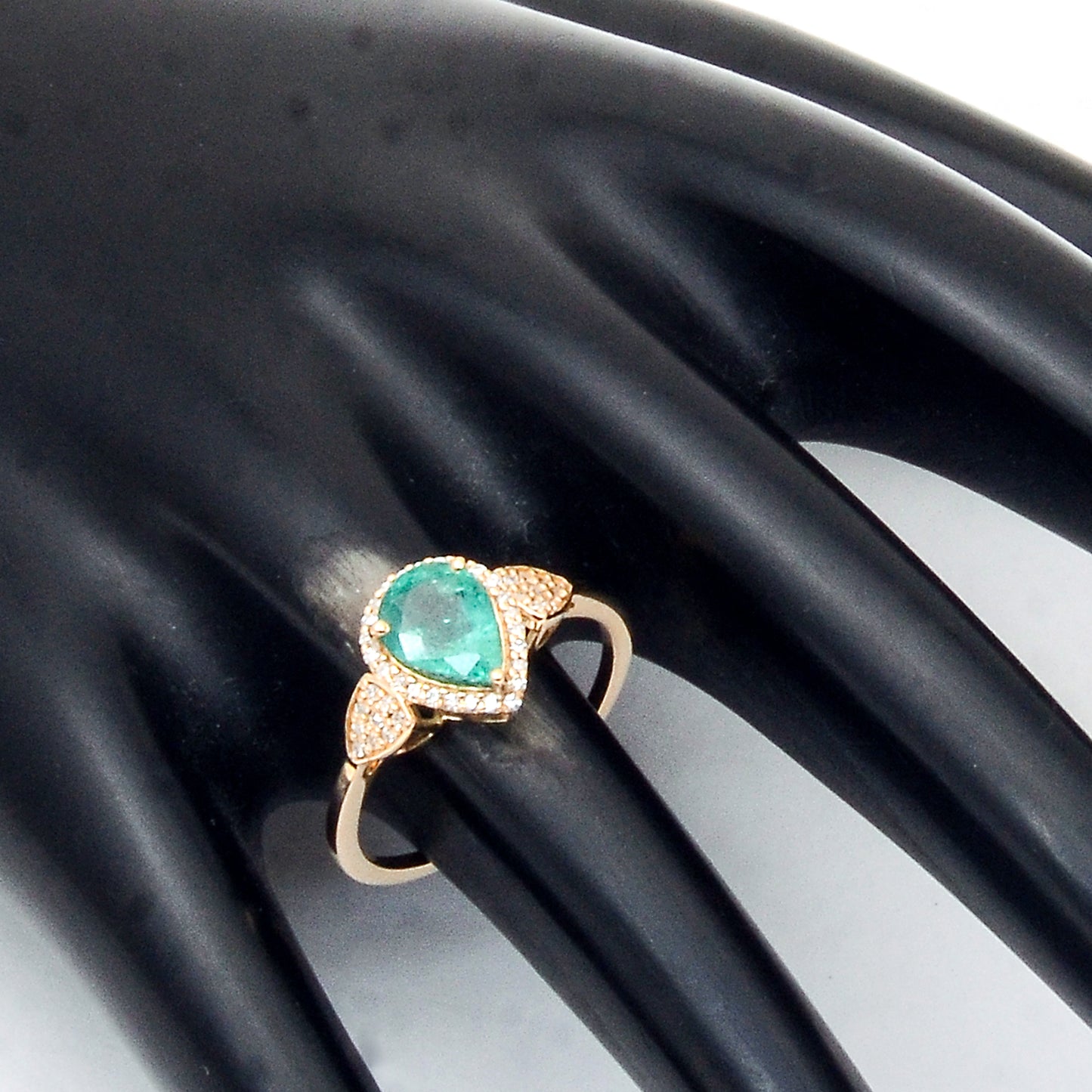 1.34 Ct Pear Mixed Cut Natural Emerald 14K Gold Ring
