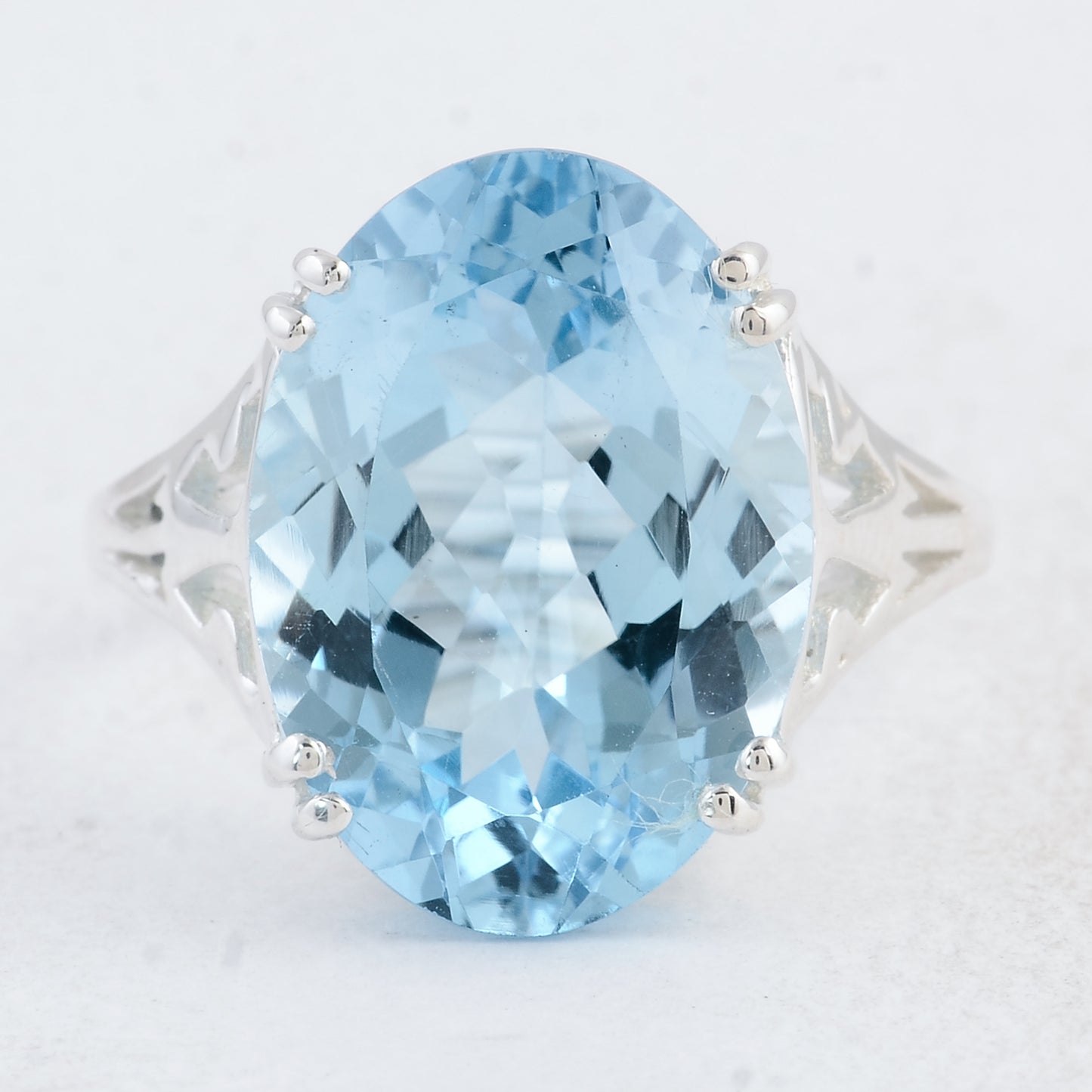 14.82 Ct Oval Swiss Blue Topaz 925 Sterling Silver Ring