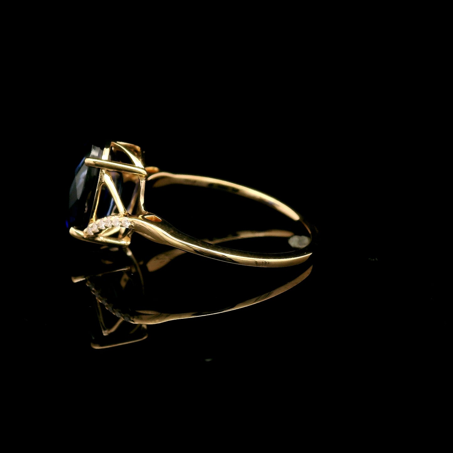 3.52 Ct Oval Mixed Cut Lab Grown Sapphire 14K Gold Ring