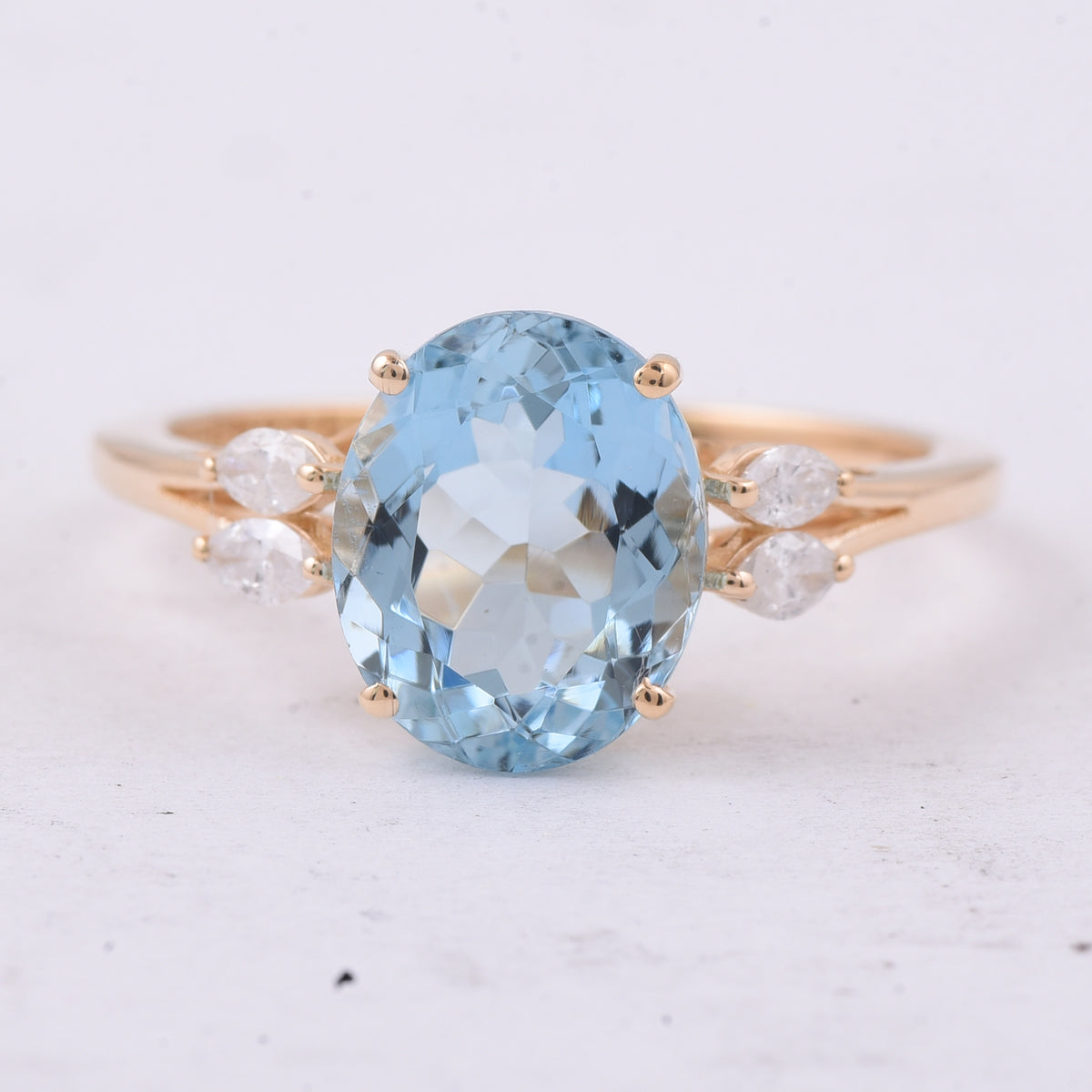 2.74 Ct Oval Natural Aquamarine 14K Gold Ring