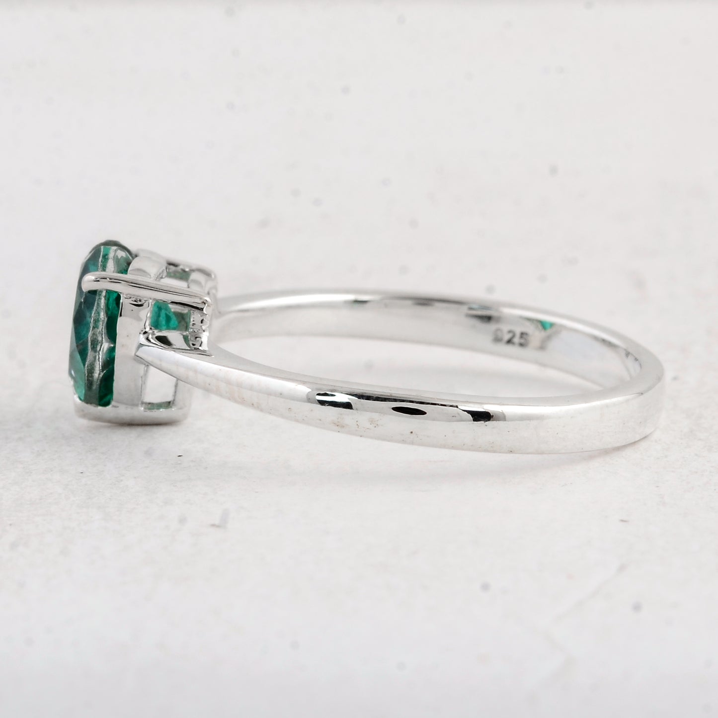 1.43 Ct Heart Green Topaz 925 Sterling Silver Ring