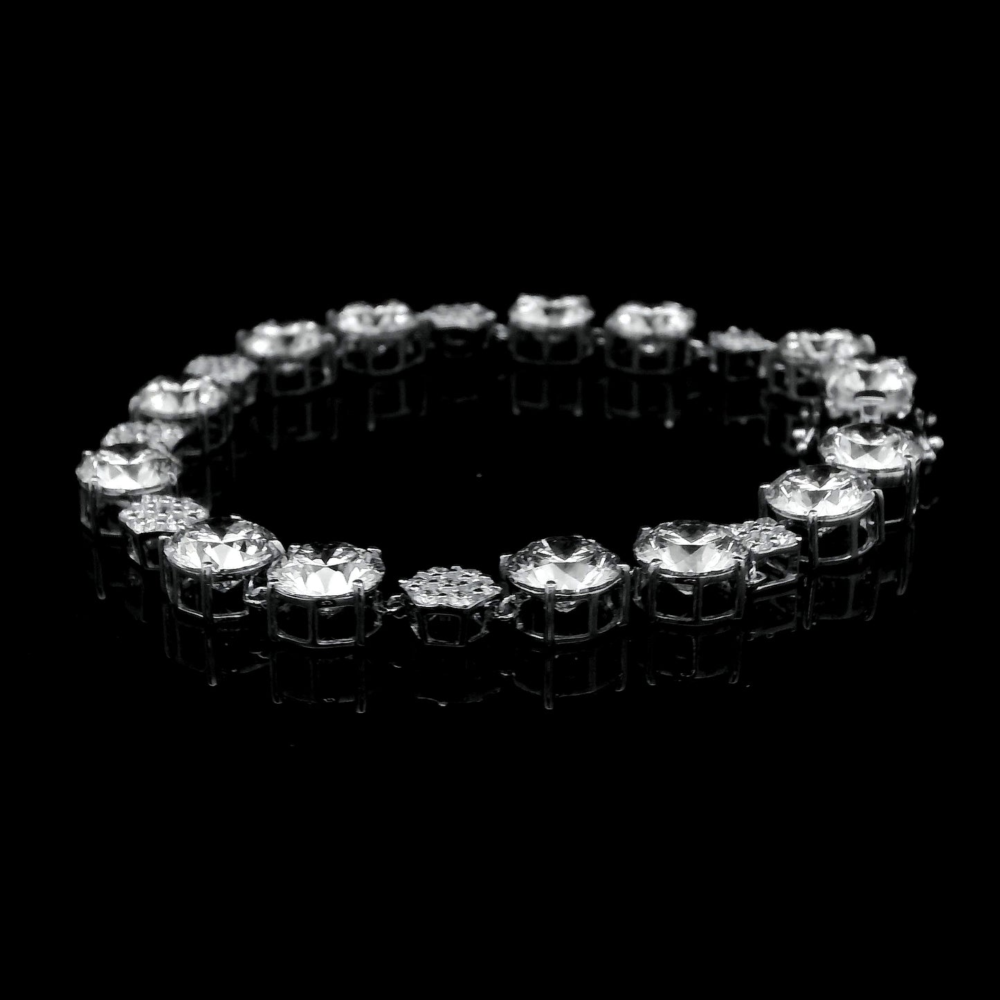 22.64 Ct Round Lab Grown Diamond 14K Gold Bracelet
