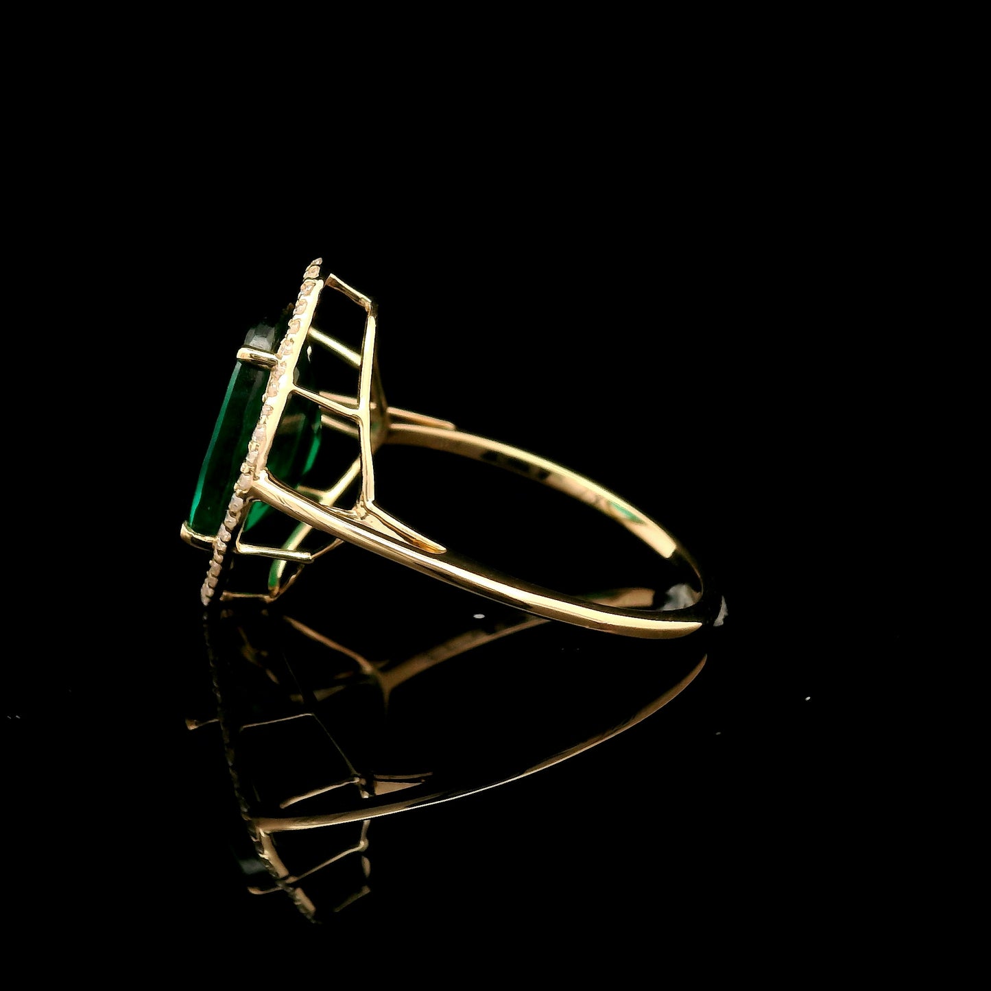 3.94 Ct Oval Mixed Cut Lab Grown Emerald 14K Gold Ring