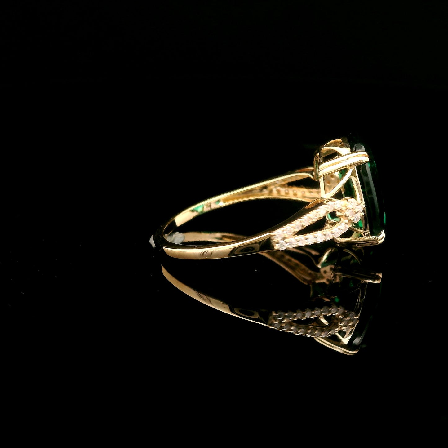 3.25 Ct Oval Mixed Cut Lab Grown Emerald 14K Gold Ring