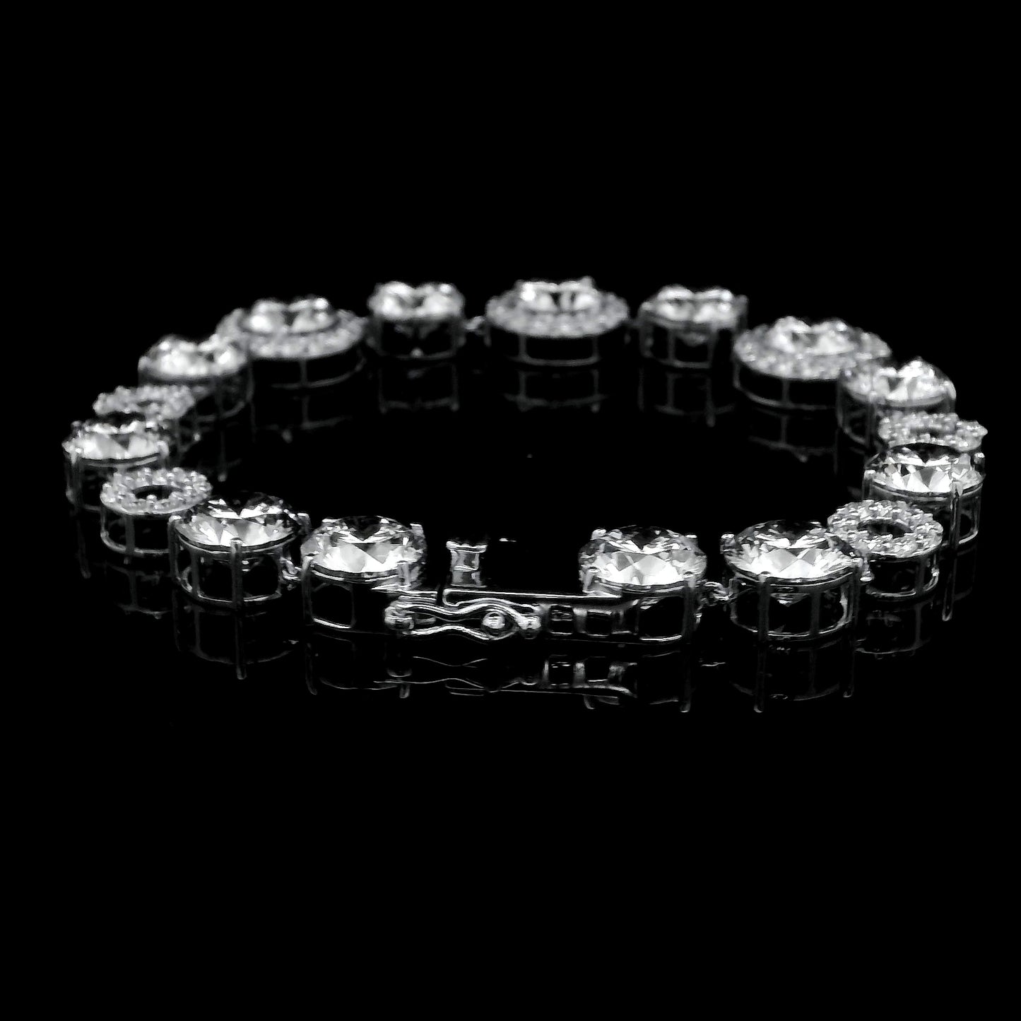 29.68 Carats Lab Grown Diamond 14K Gold Bracelet