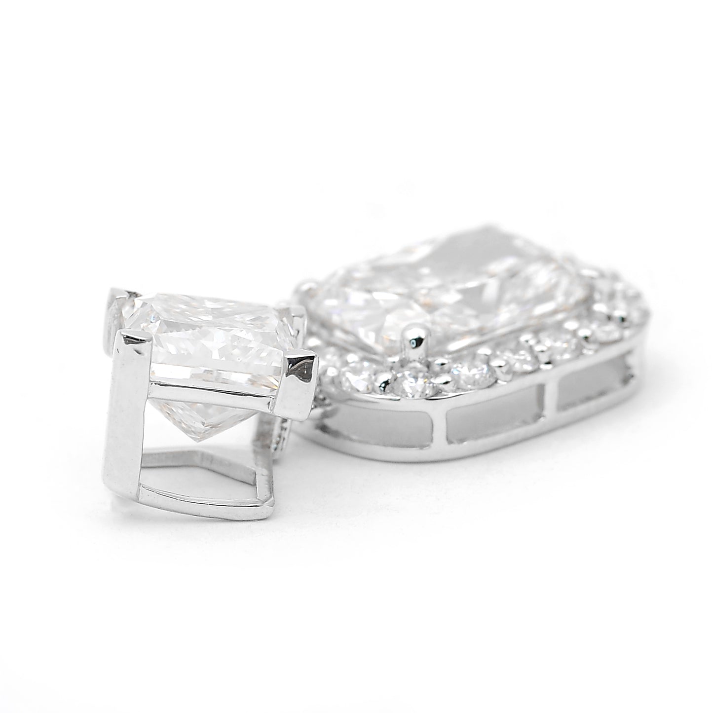 4.12 Carats Lab Grown Diamond 14K Gold Pendant