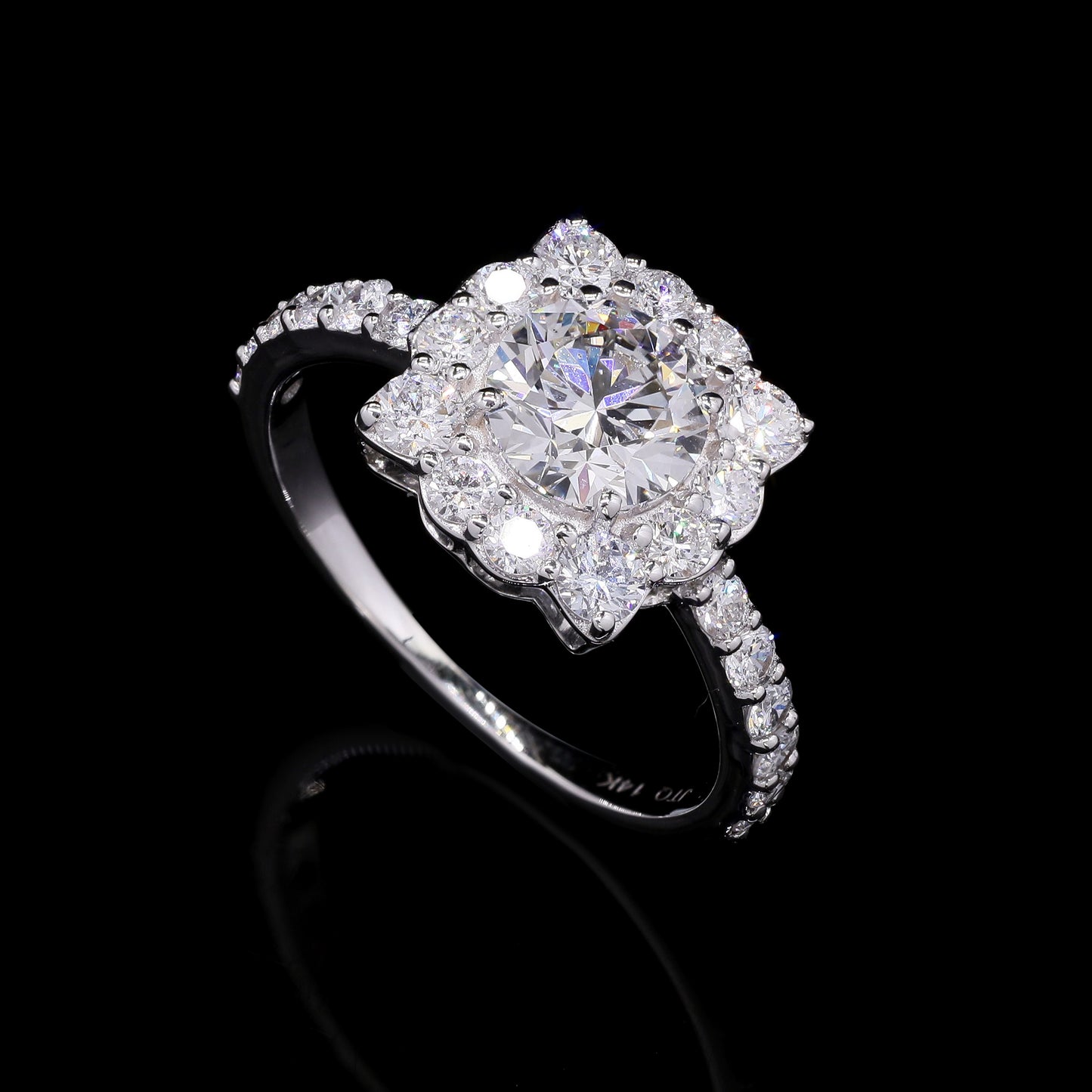 2.20 Carats Lab Grown Diamond 14K Gold Ring