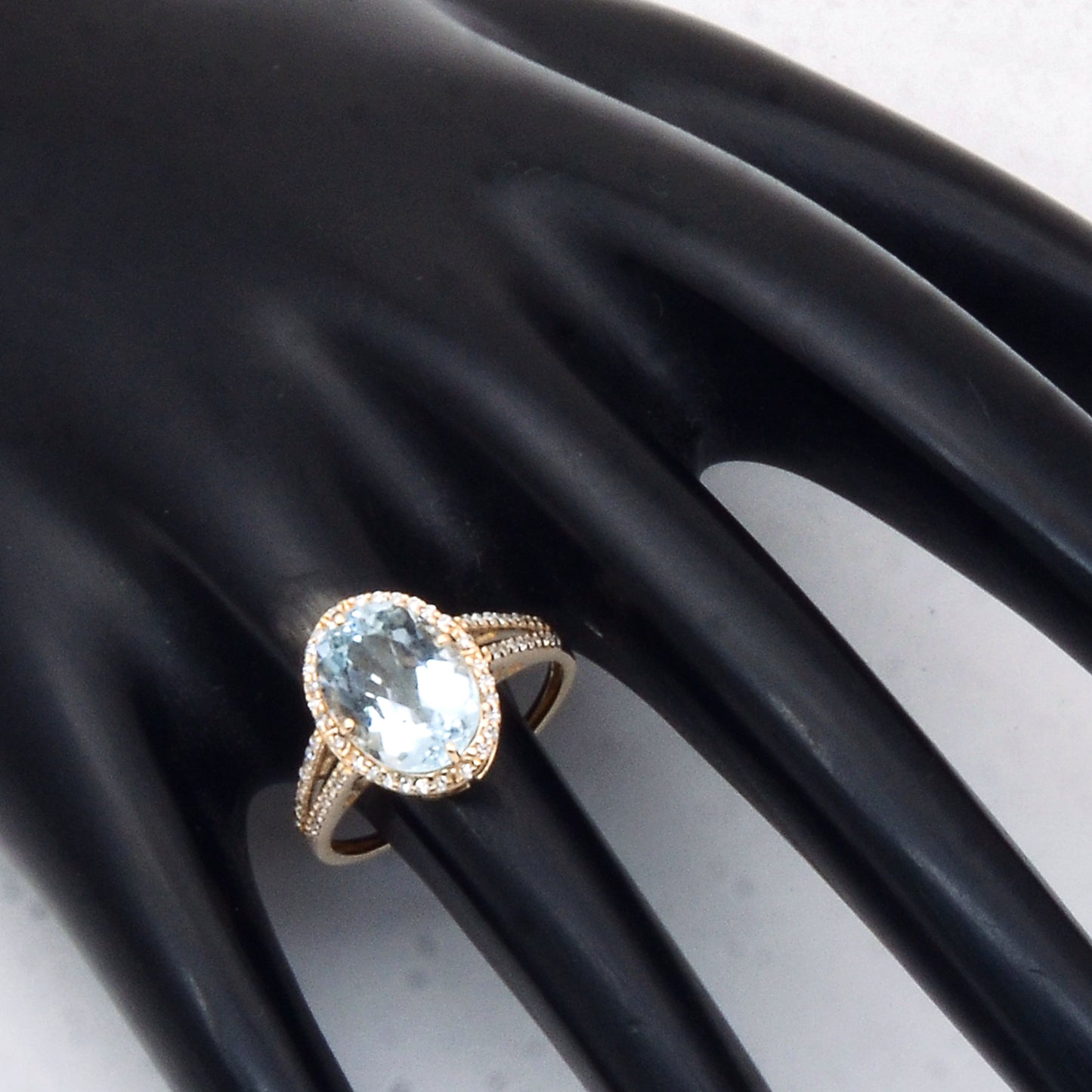 3.15 Ct Oval Mixed Cut Natural Aquamarine 14K Gold Ring