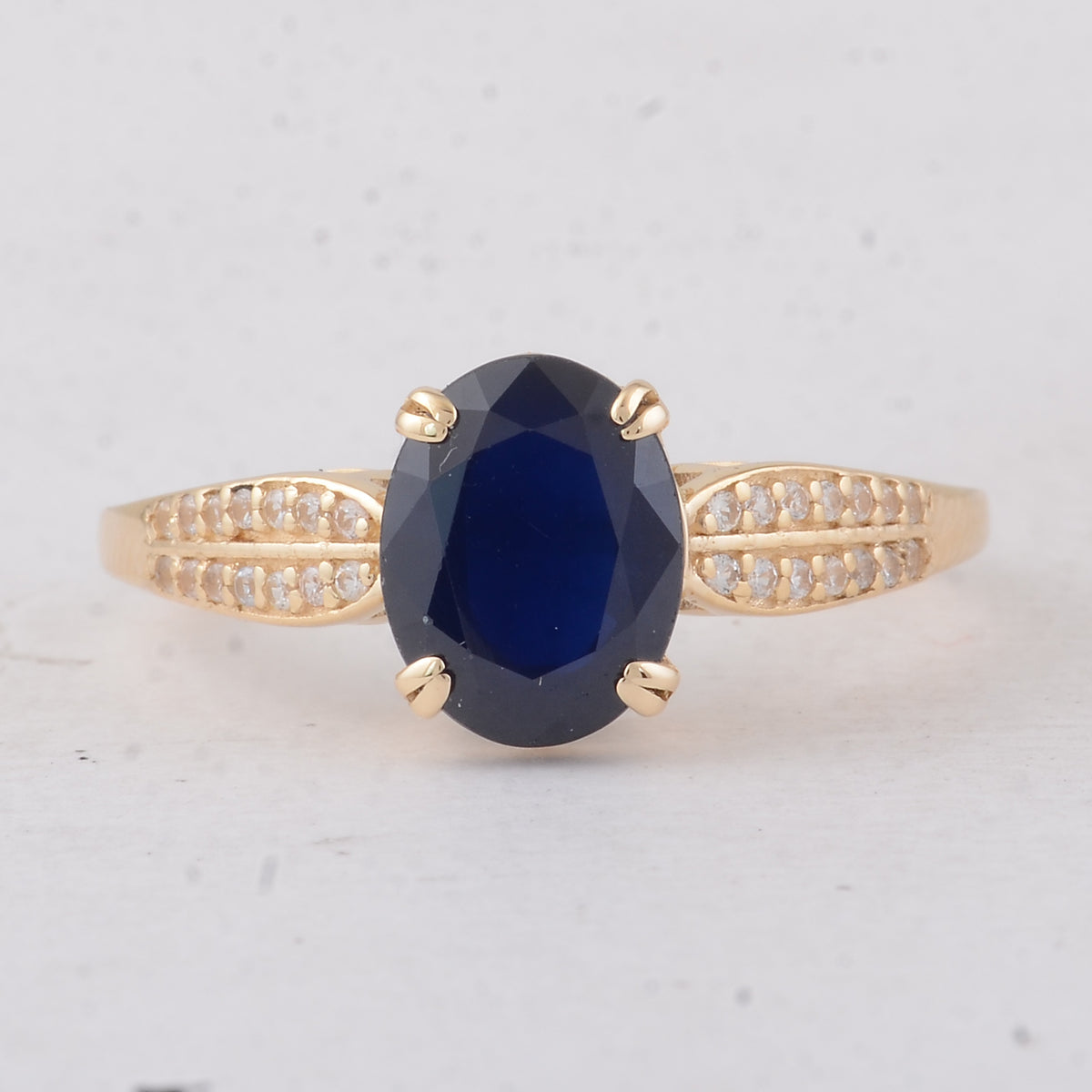 2.75 Ct Oval Sapphire 9K Gold Ring