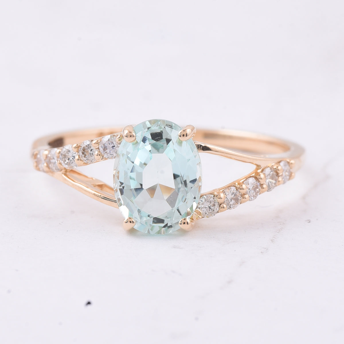 1.42 Ct Oval Natural Green Beryl 14K Gold Ring