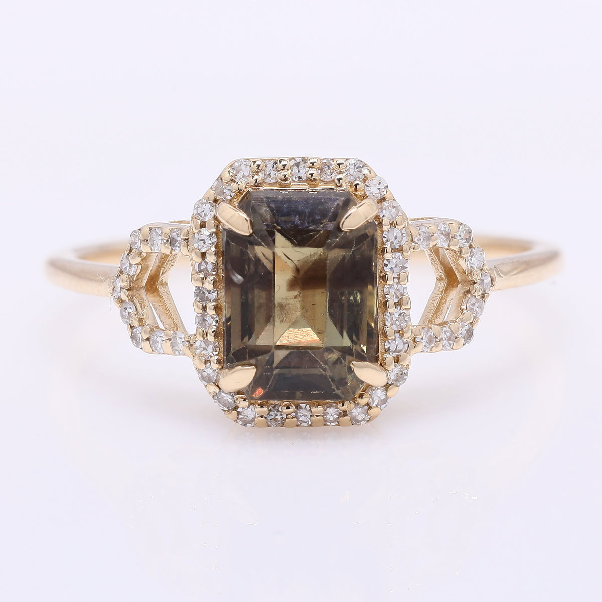 2.31 Ct Octagon Step Cut Natural Colour Change Sapphire 14K Gold Ring