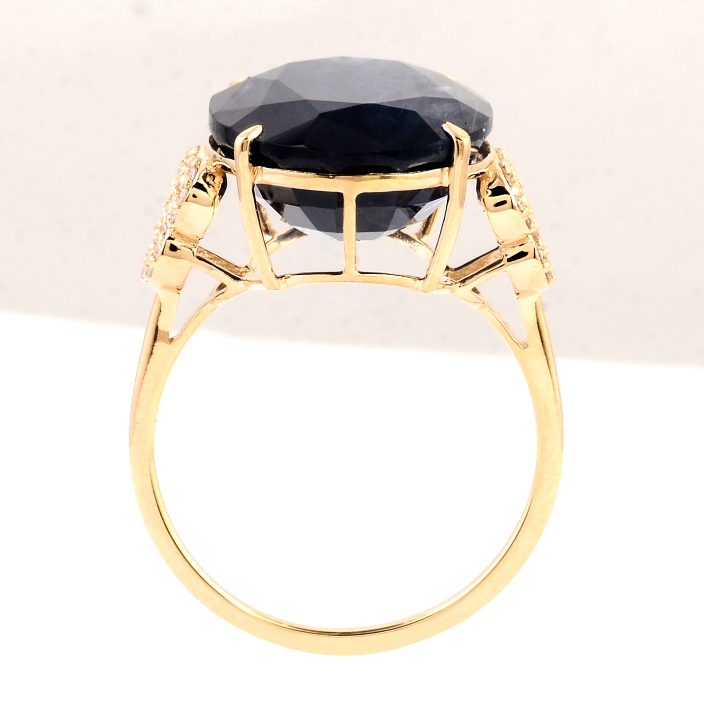 16.32 Ct Oval Mixed Cut Natural Corundum Sapphire 14K Gold Ring