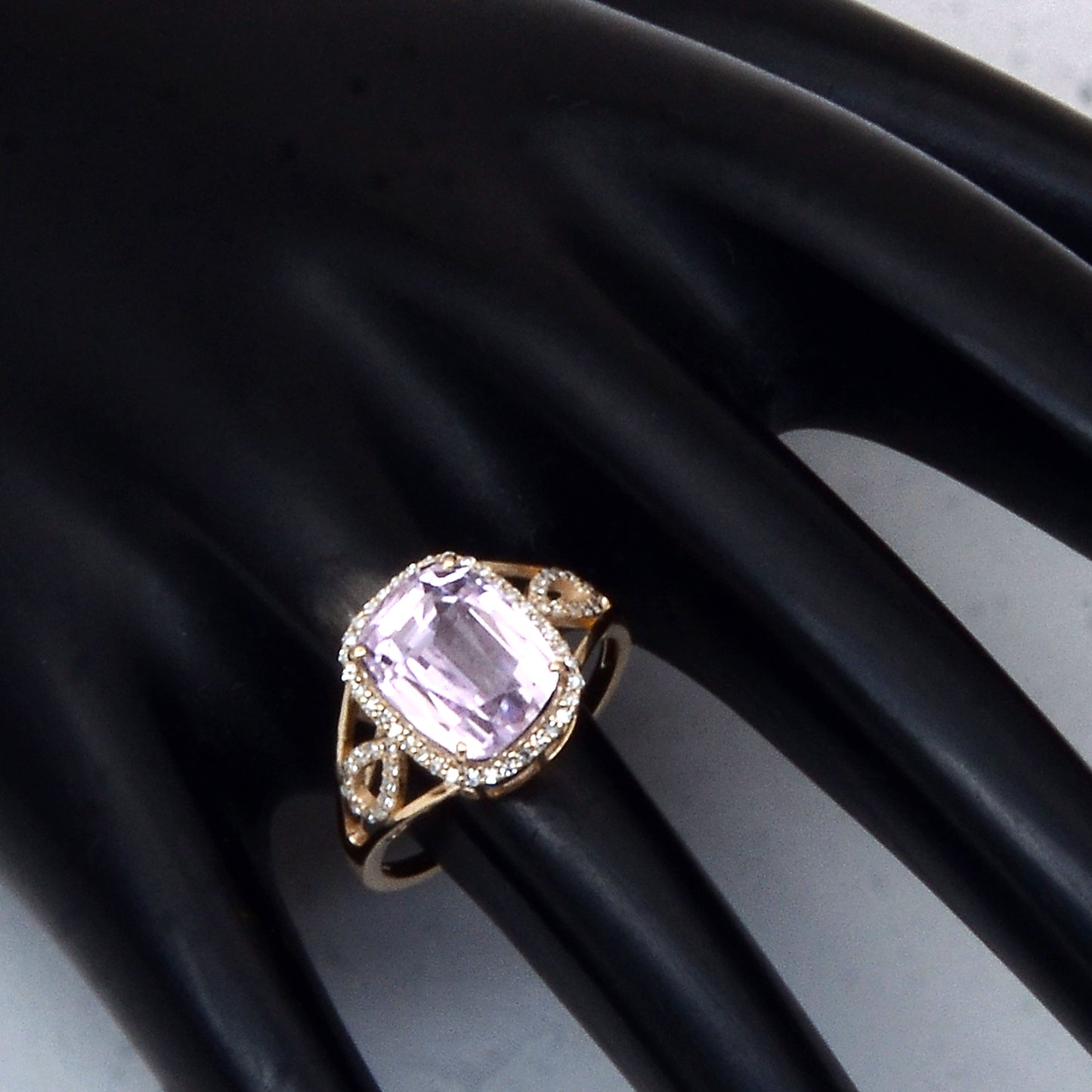 5.47 Ct Cushion Mixed Cut Natural Kunzite 14K Gold Ring