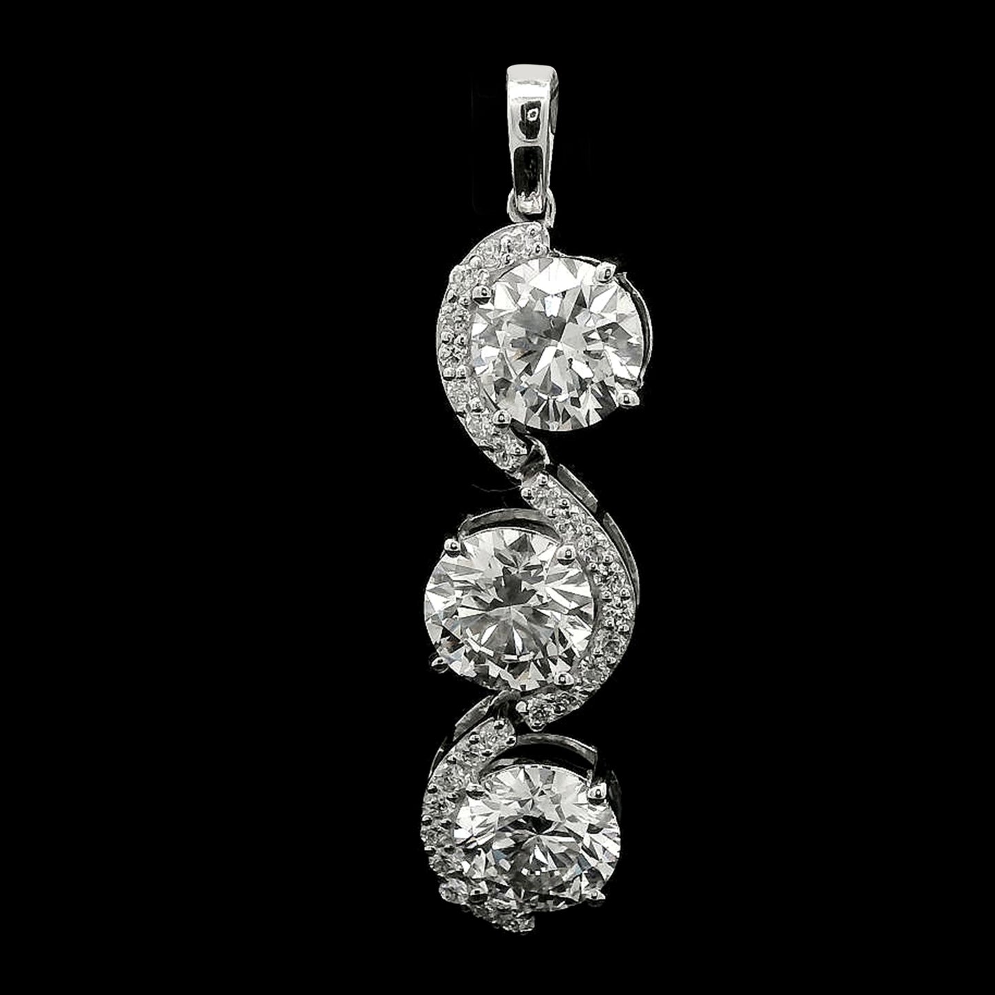4.94 Carats Lab Grown Diamond 14K Gold Pendant