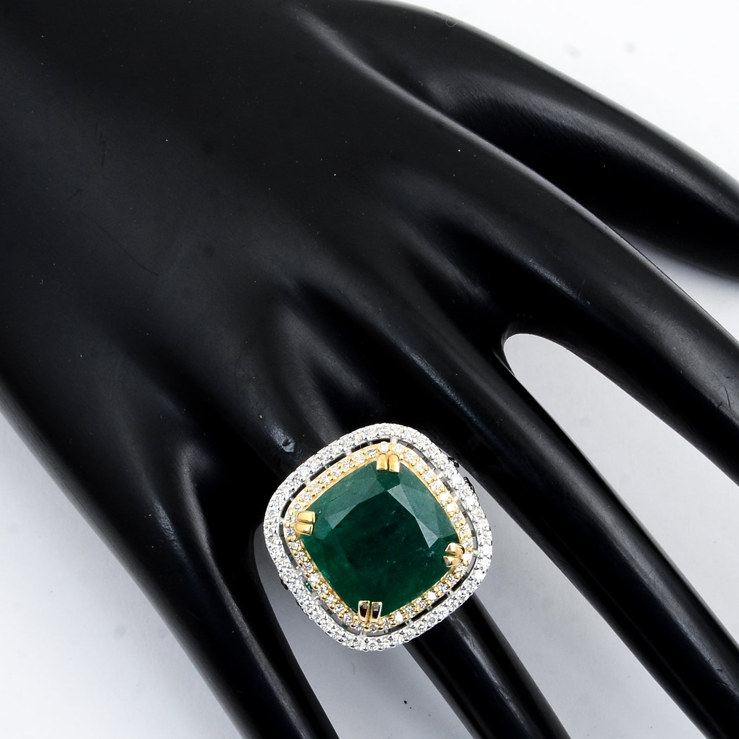 13.34 Carats Emerald 14K Gold Ring