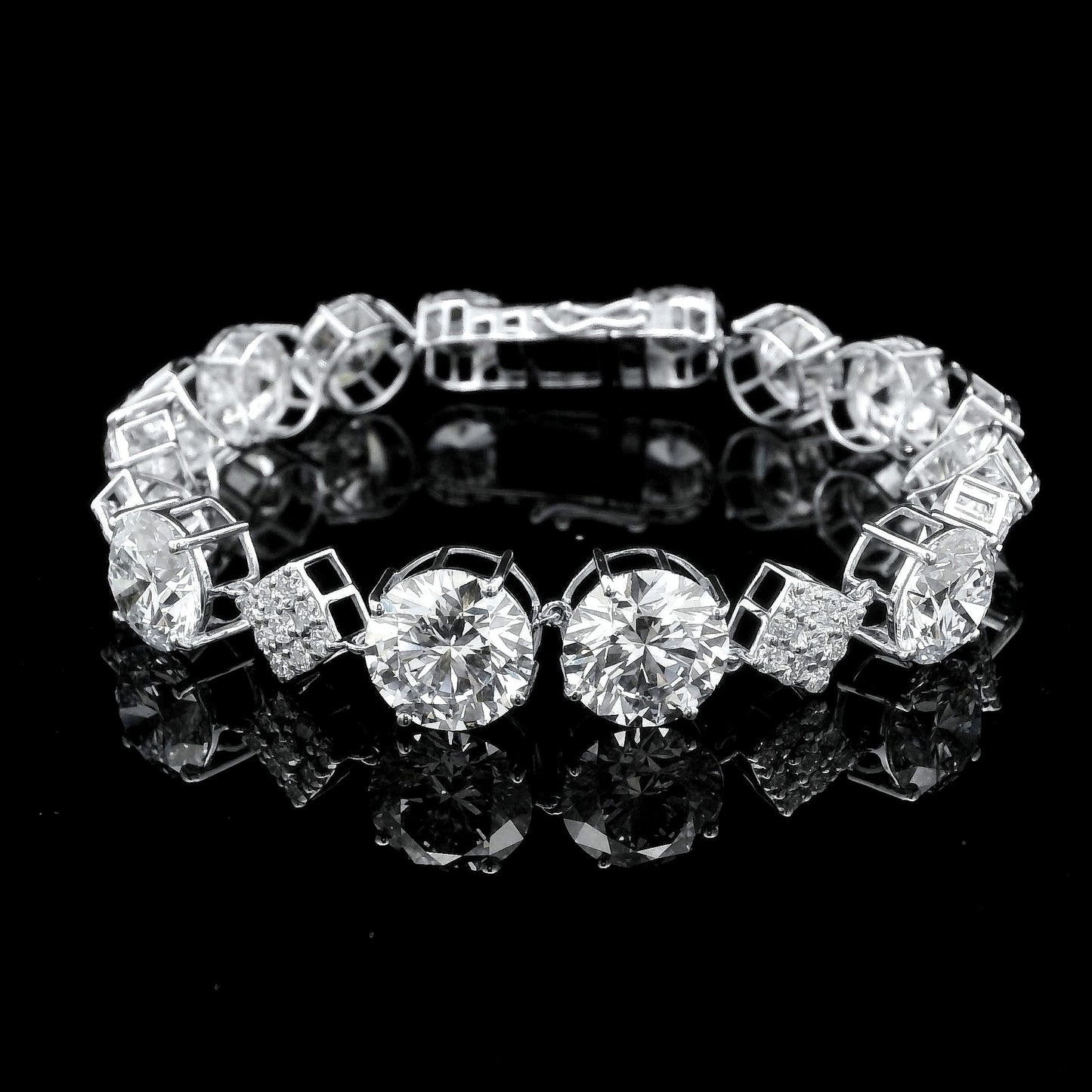 32.52 Ct Round Lab Grown Diamond 14K Gold Bracelet