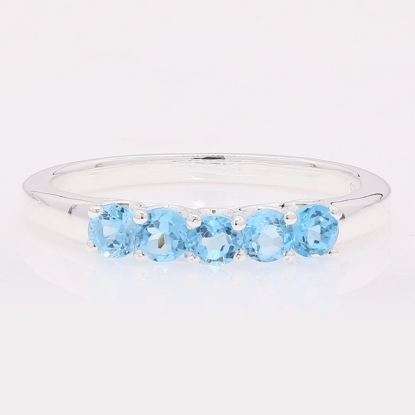 0.95 Ct Round Swiss Blue Topaz 925 Silver Ring