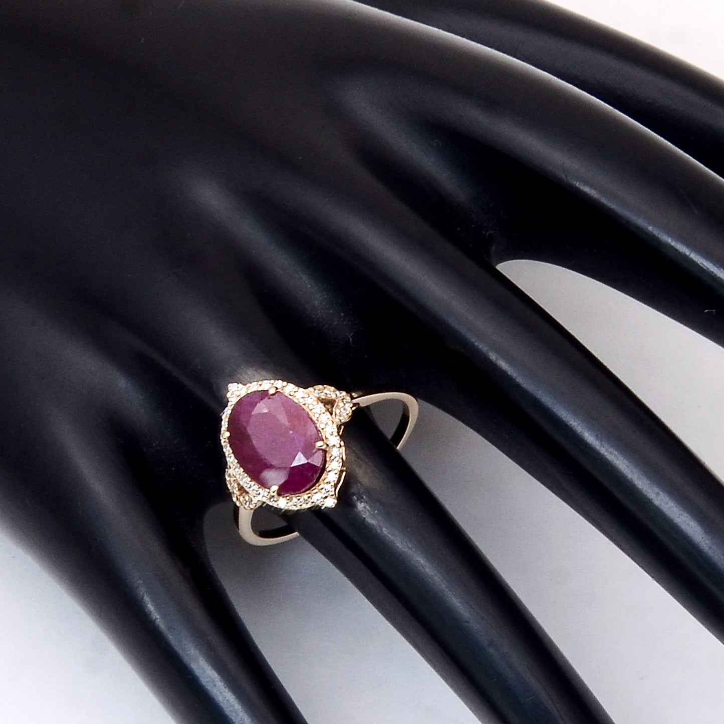 3.52 Ct Oval Mixed Cut Natural Corundum Ruby 14K Gold Ring