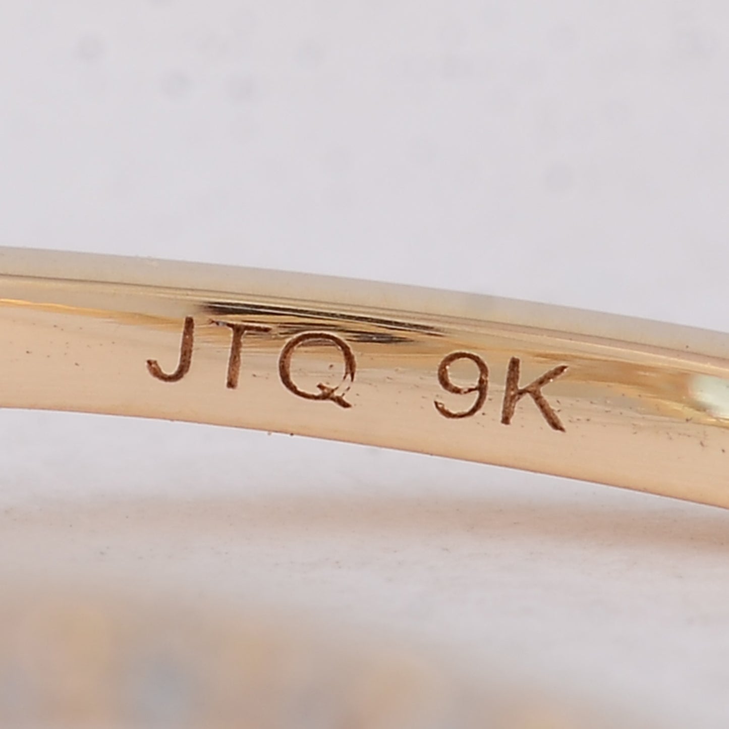 1.60 Ct Oval Blue Topaz 9K Gold Ring