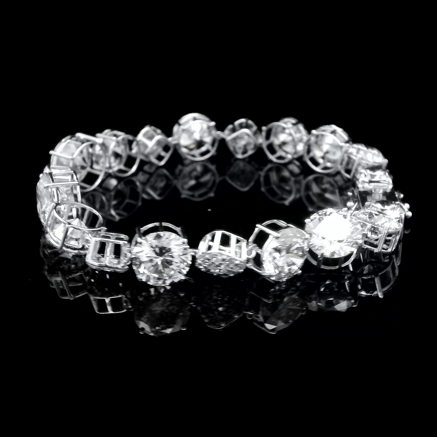 29.34 Ct Round Lab Grown Diamond 14K Gold Bracelet