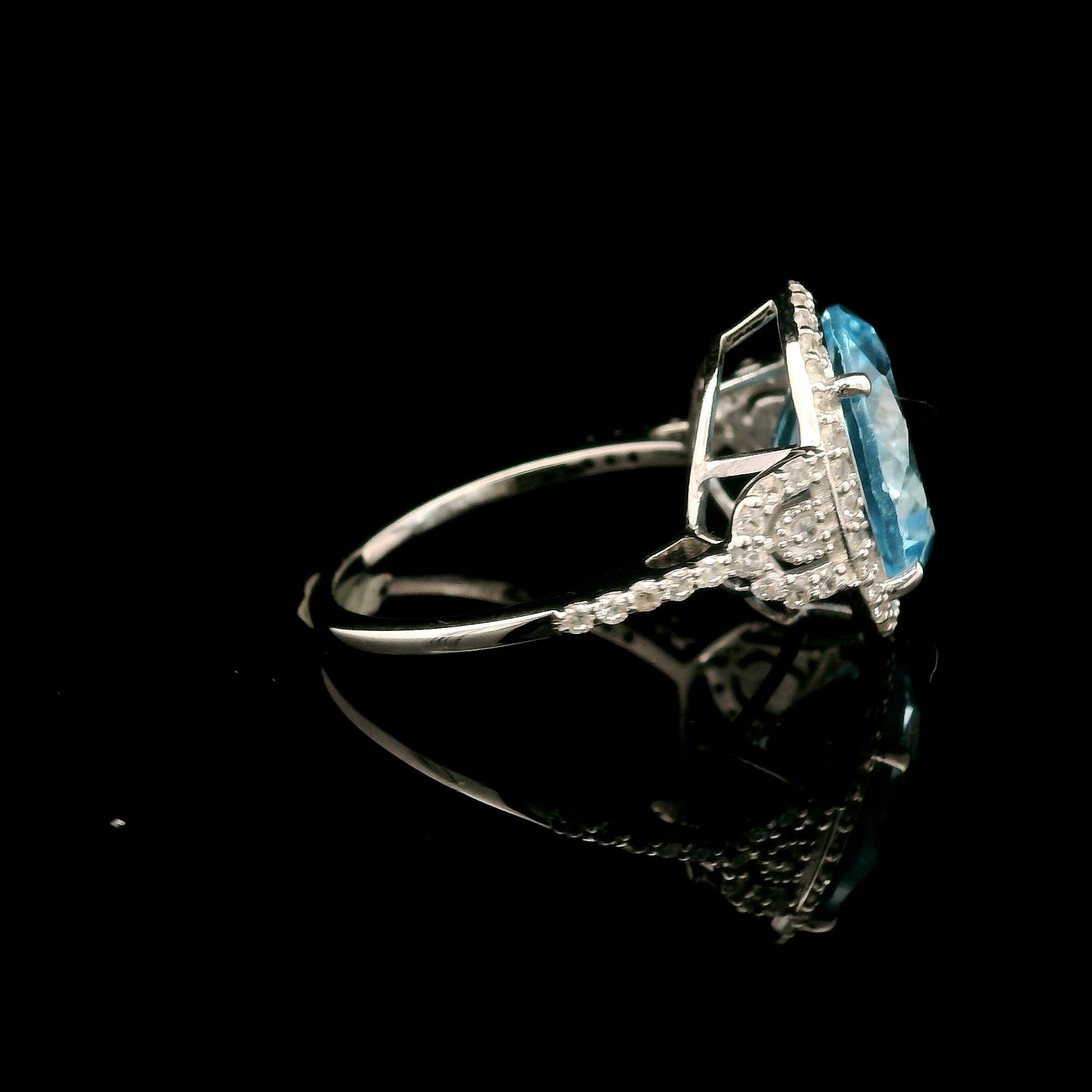 7.35 Ct Round Blue Topaz, White Zircon 925 Sterling Silver Ring