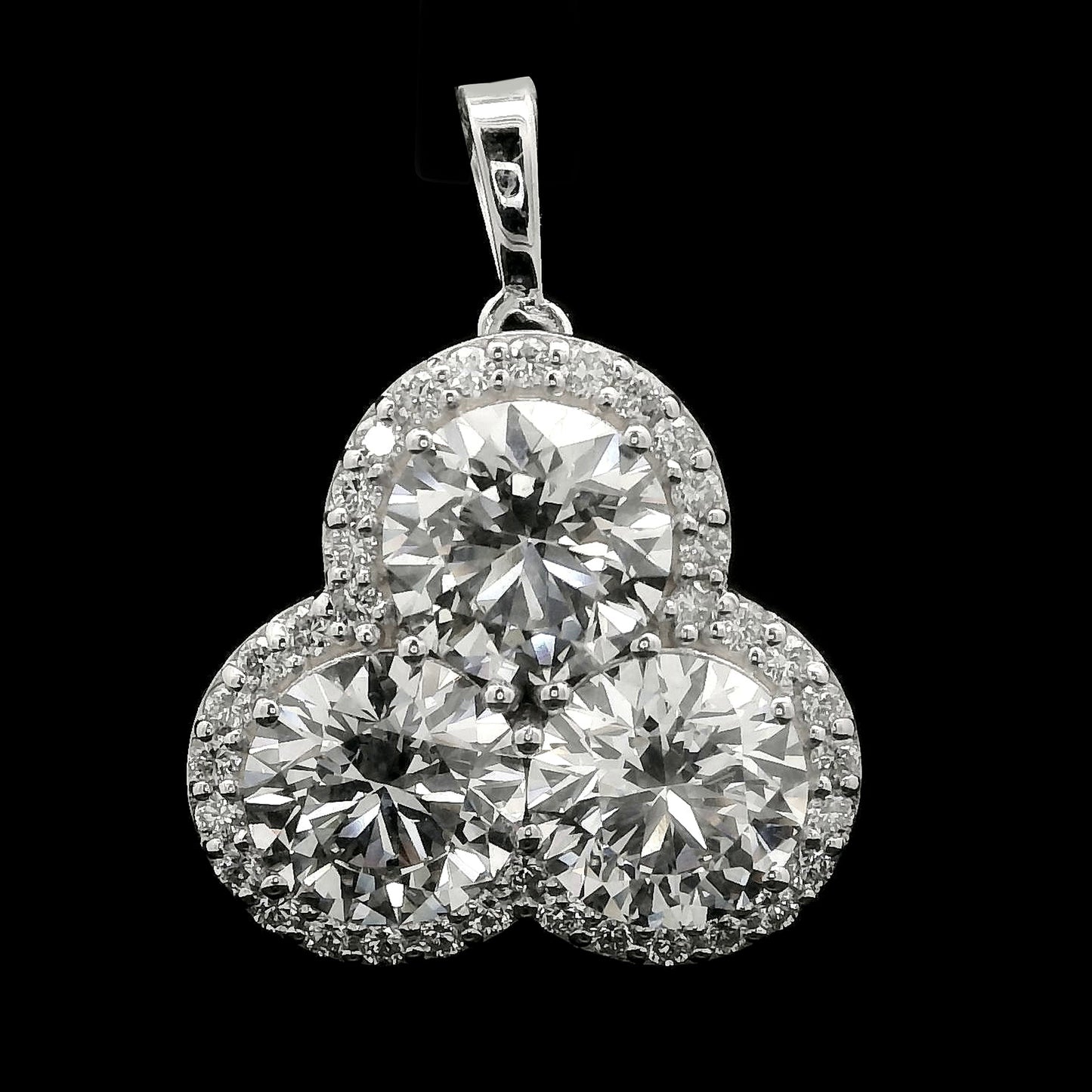 5.55 Carats Lab Grown Diamond 14K Gold Pendant