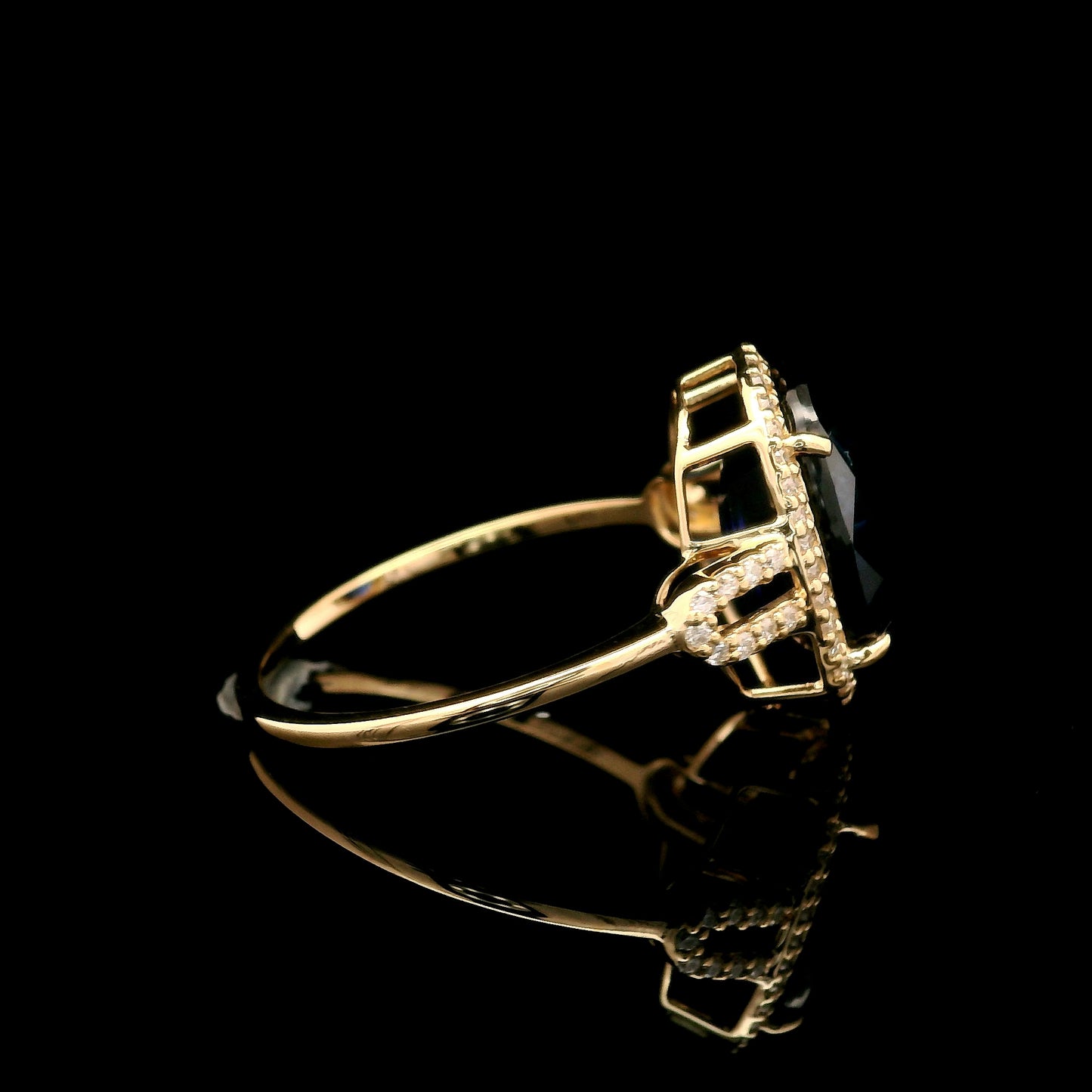 5.19 Ct Oval Mixed Cut Lab Grown Sapphire 14K Gold Ring