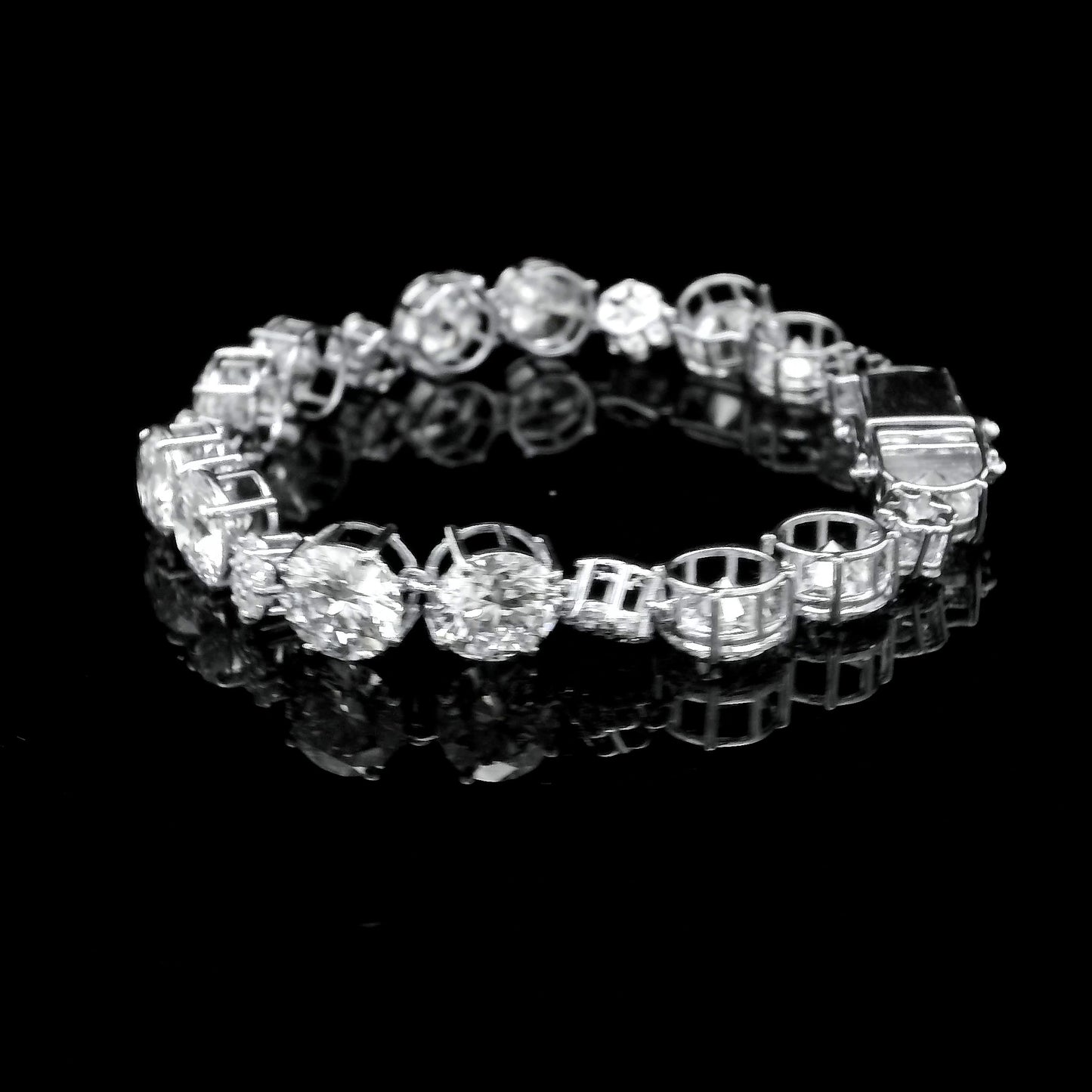 22.48 Ct Round Lab Grown Diamond 14K Gold Bracelet